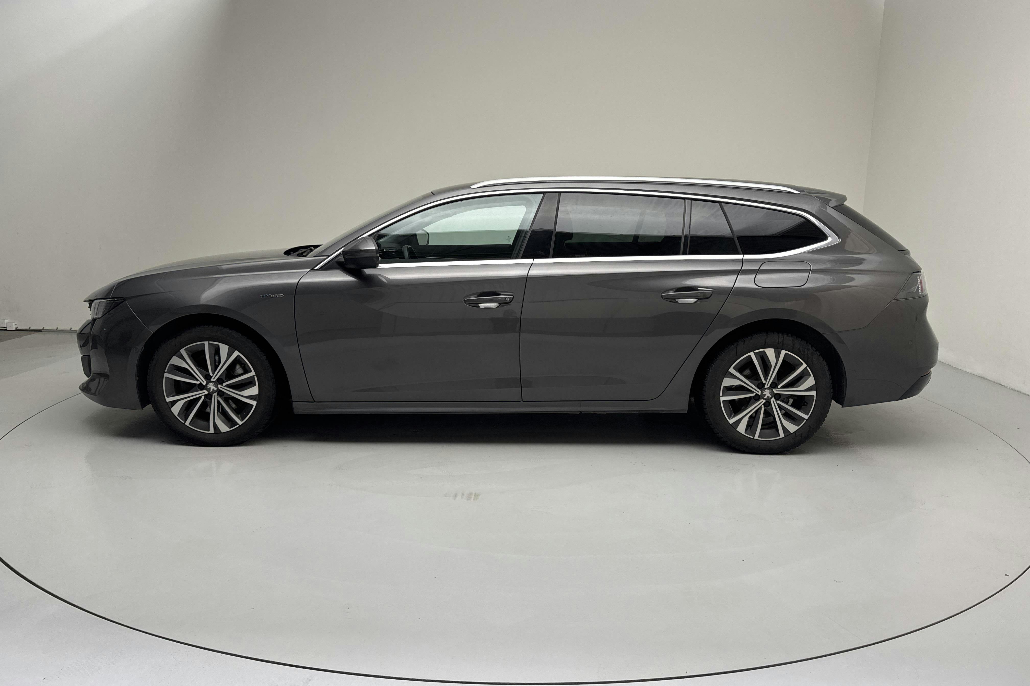 Presentationsfoto 2 av 18: Peugeot 508 1.6 Hybrid SW (225hk) - 6 367 mil - Automat - grå - 2021