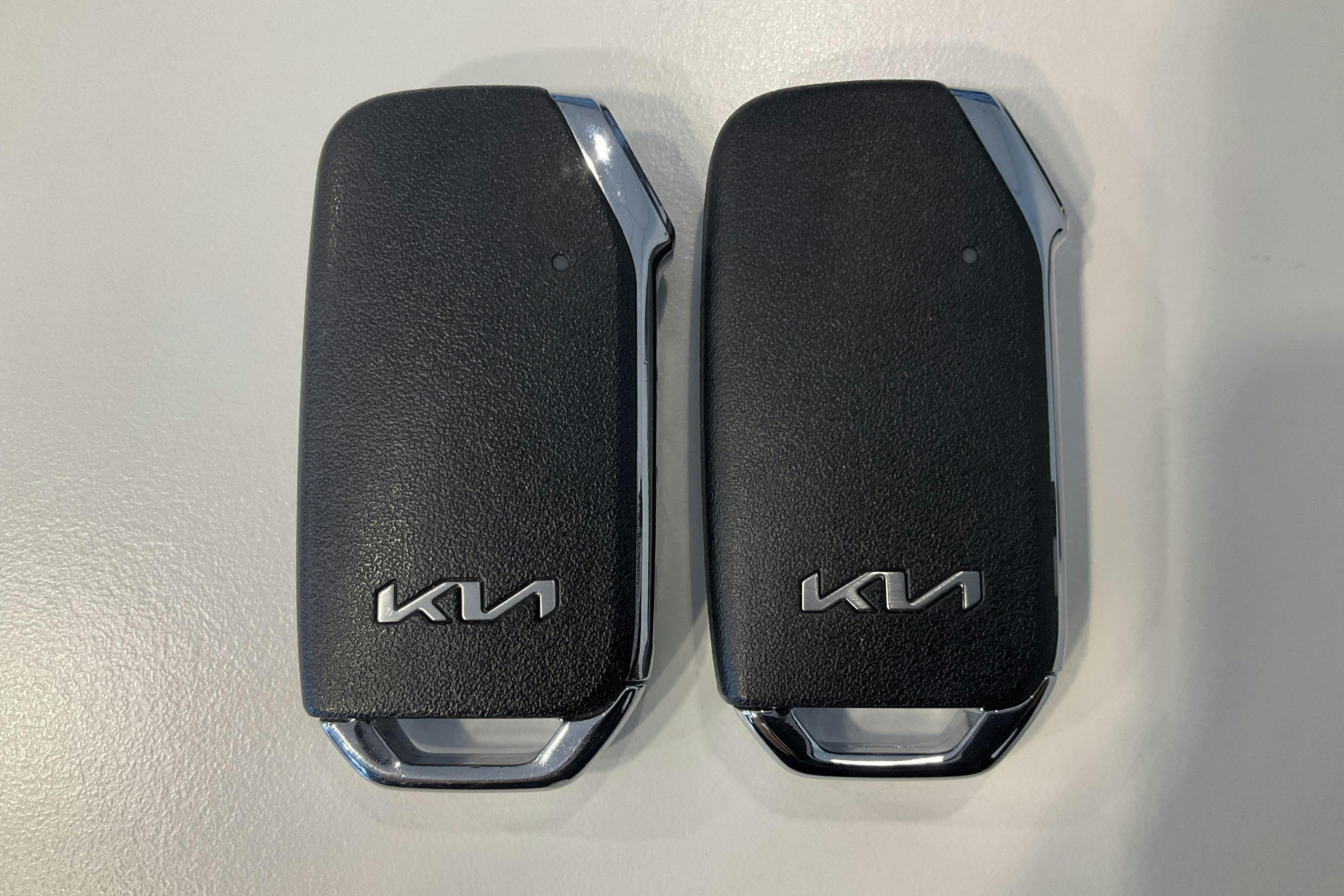 Præsentationsfoto 23 af 23: KIA Niro EV 65kWh (204hk) - 8 220 kilometer - Salgsautomat - grå - 2024