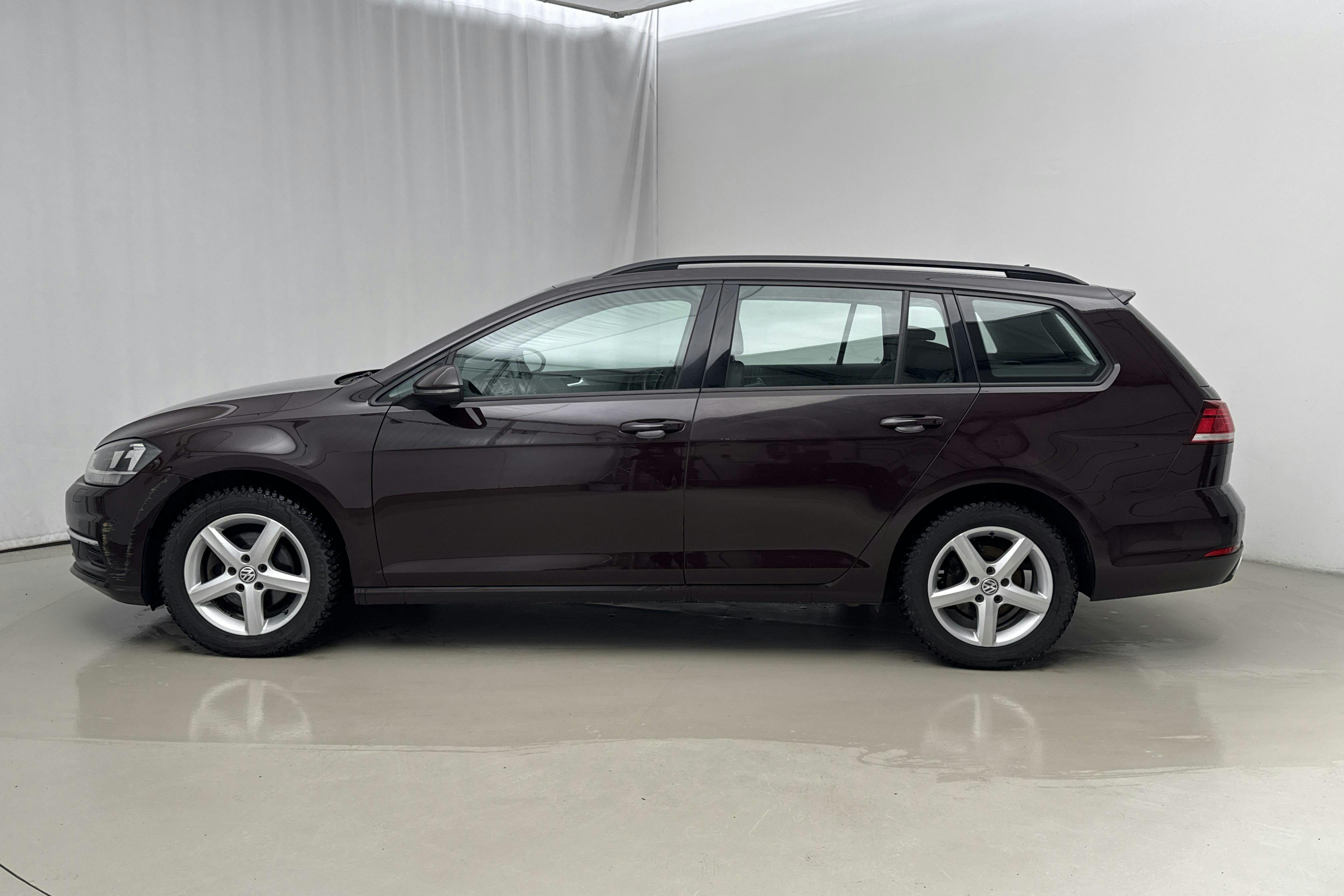 Presentation photo 2 of 17: VW Golf VII 1.6 TDI Sportscombi (115hk) - 85 260 km - Automatic - black - 2017