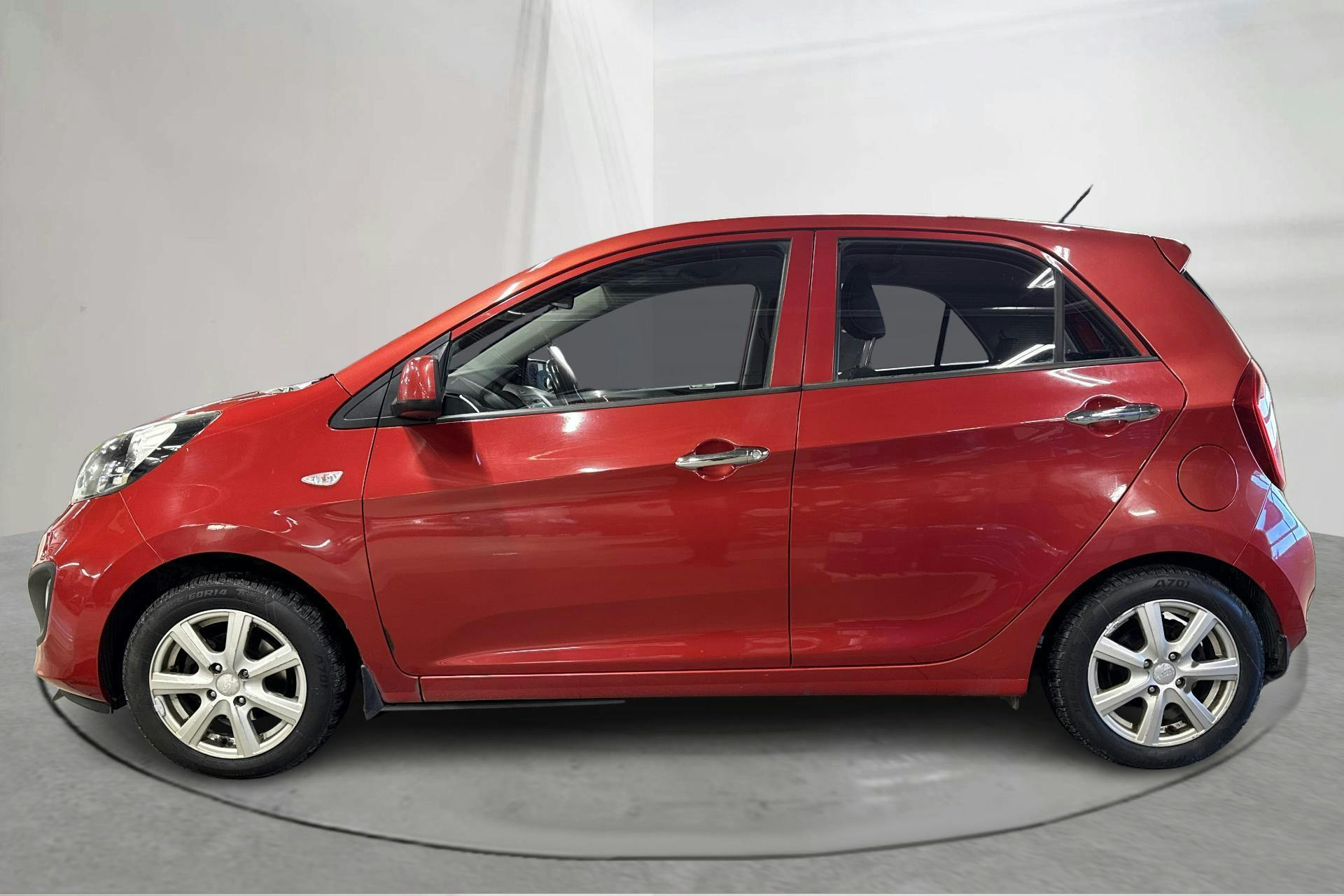 Præsentationsfoto 2 af 13: KIA Picanto 1.0 5dr (69hk) - 104 240 kilometer - Manuel - Rød farve - 2013