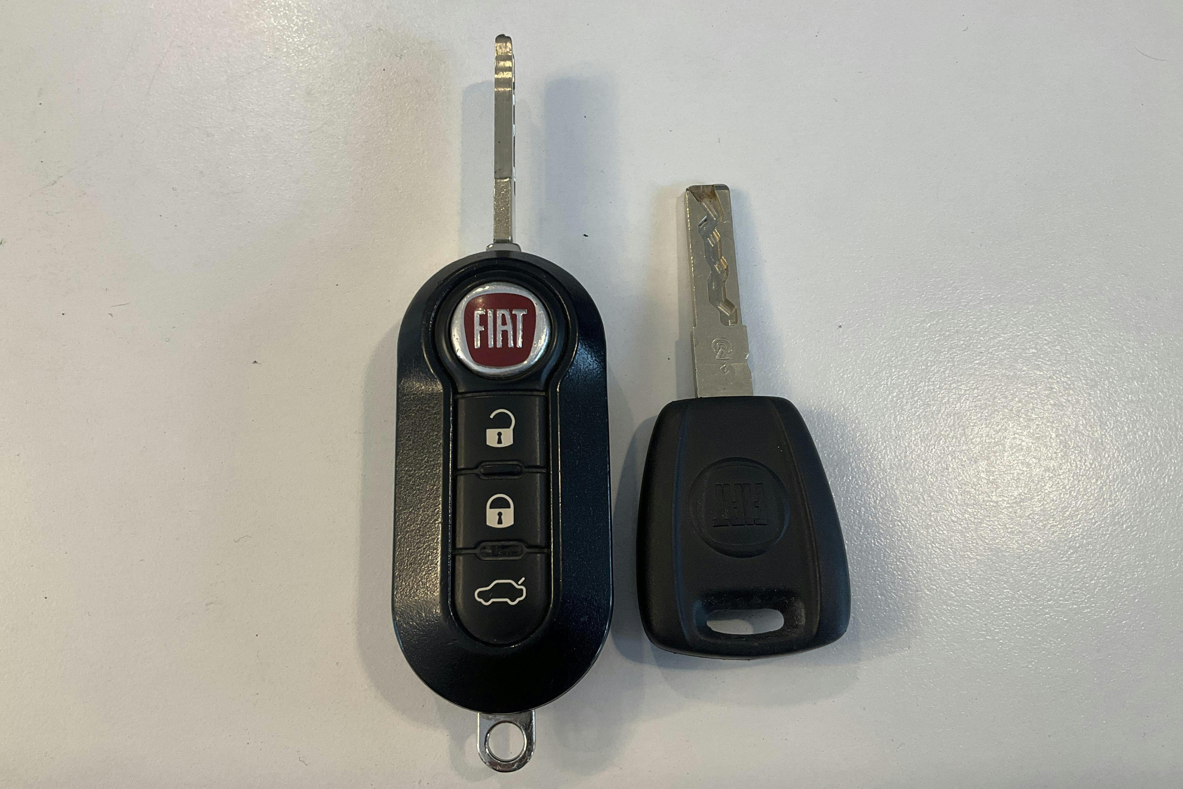 Presentationsfoto 16 av 16: Fiat 500 0.9 TwinAir Turbo (105hk) - 7 429 mil - Manuell - röd - 2014