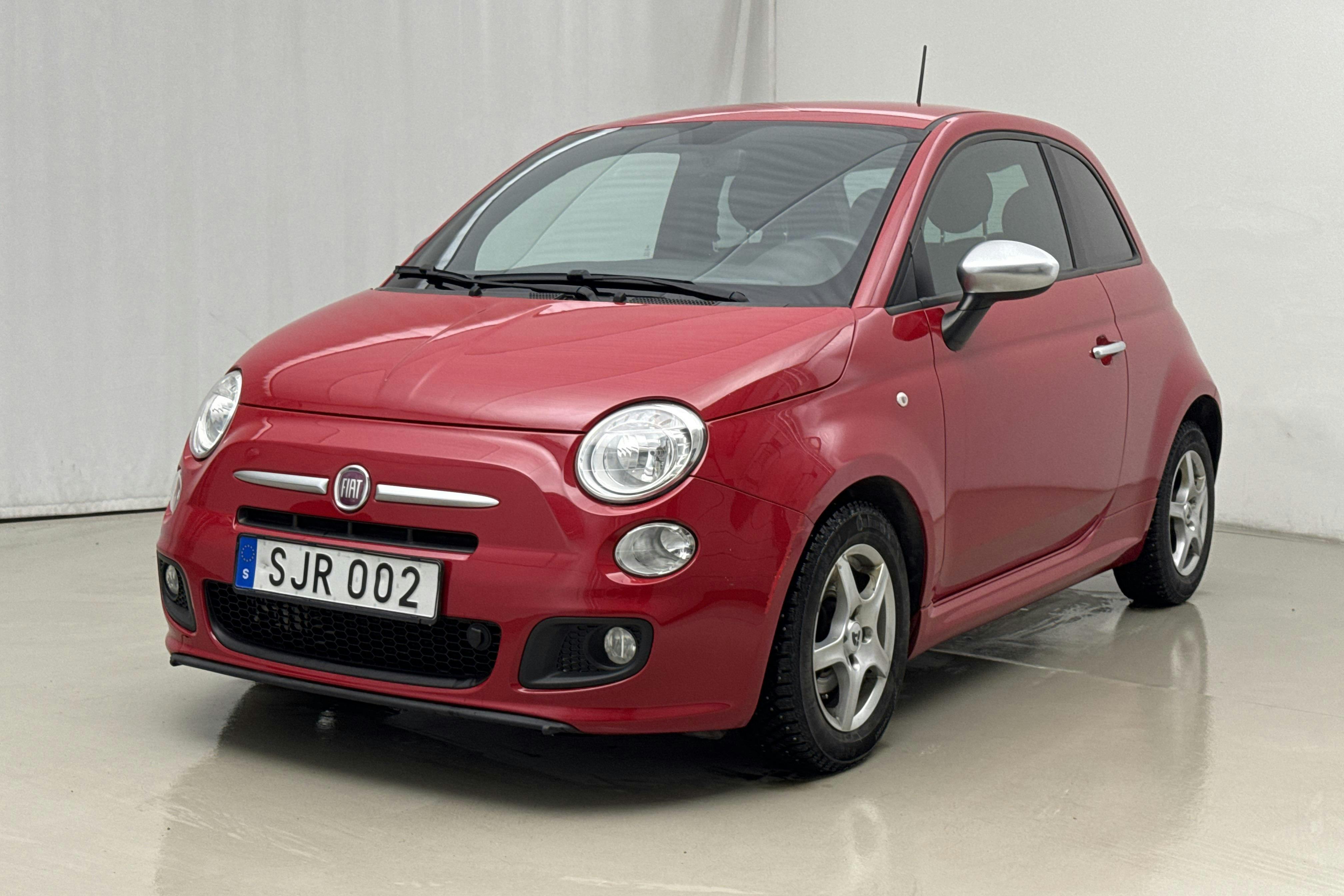 Presentationsfoto 1 av 16: Fiat 500 0.9 TwinAir Turbo (105hk) - 7 429 mil - Manuell - röd - 2014