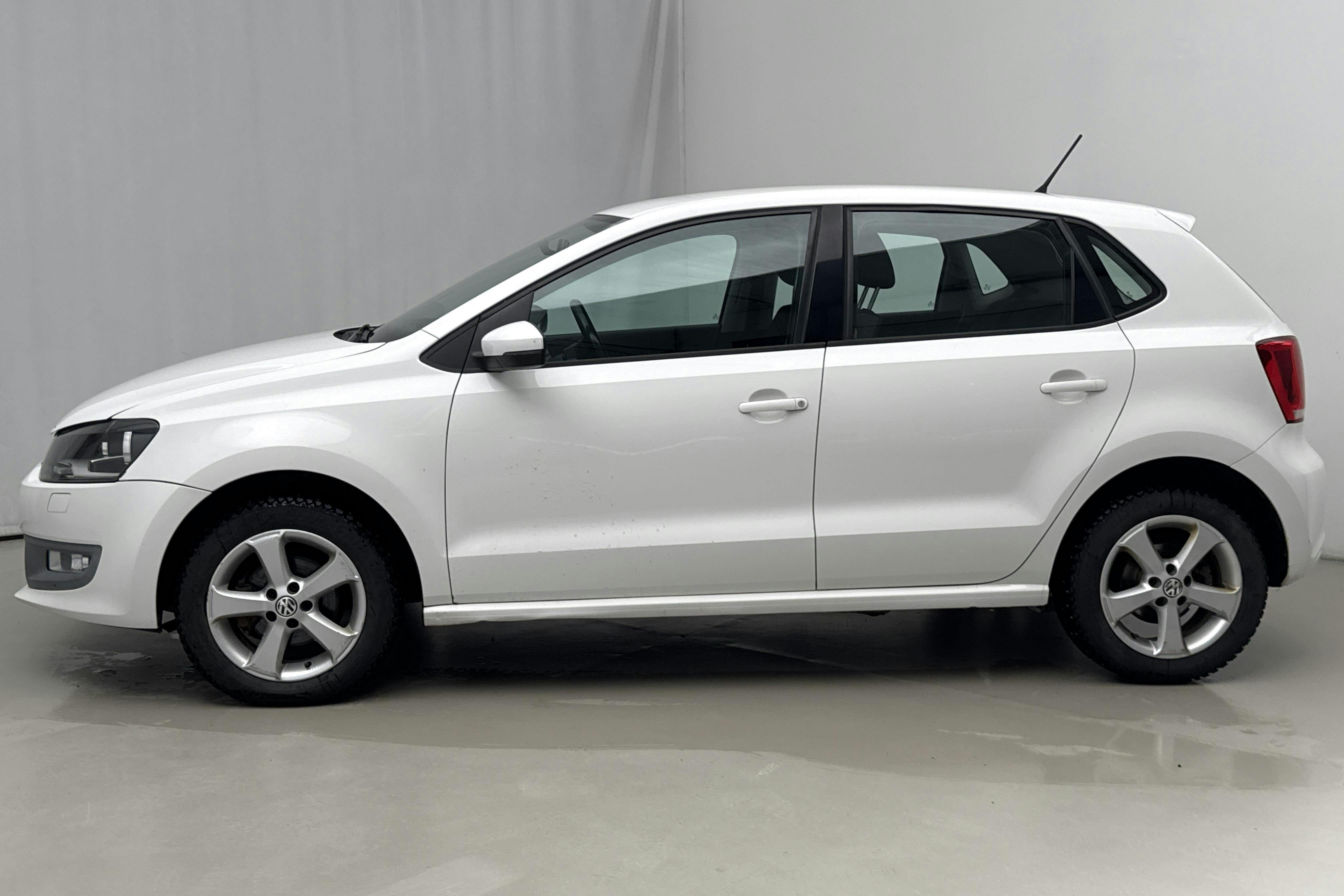 Presentation photo 2 of 12: VW Polo 1.4 5dr (85hk) - 175 540 km - Manual - white - 2010
