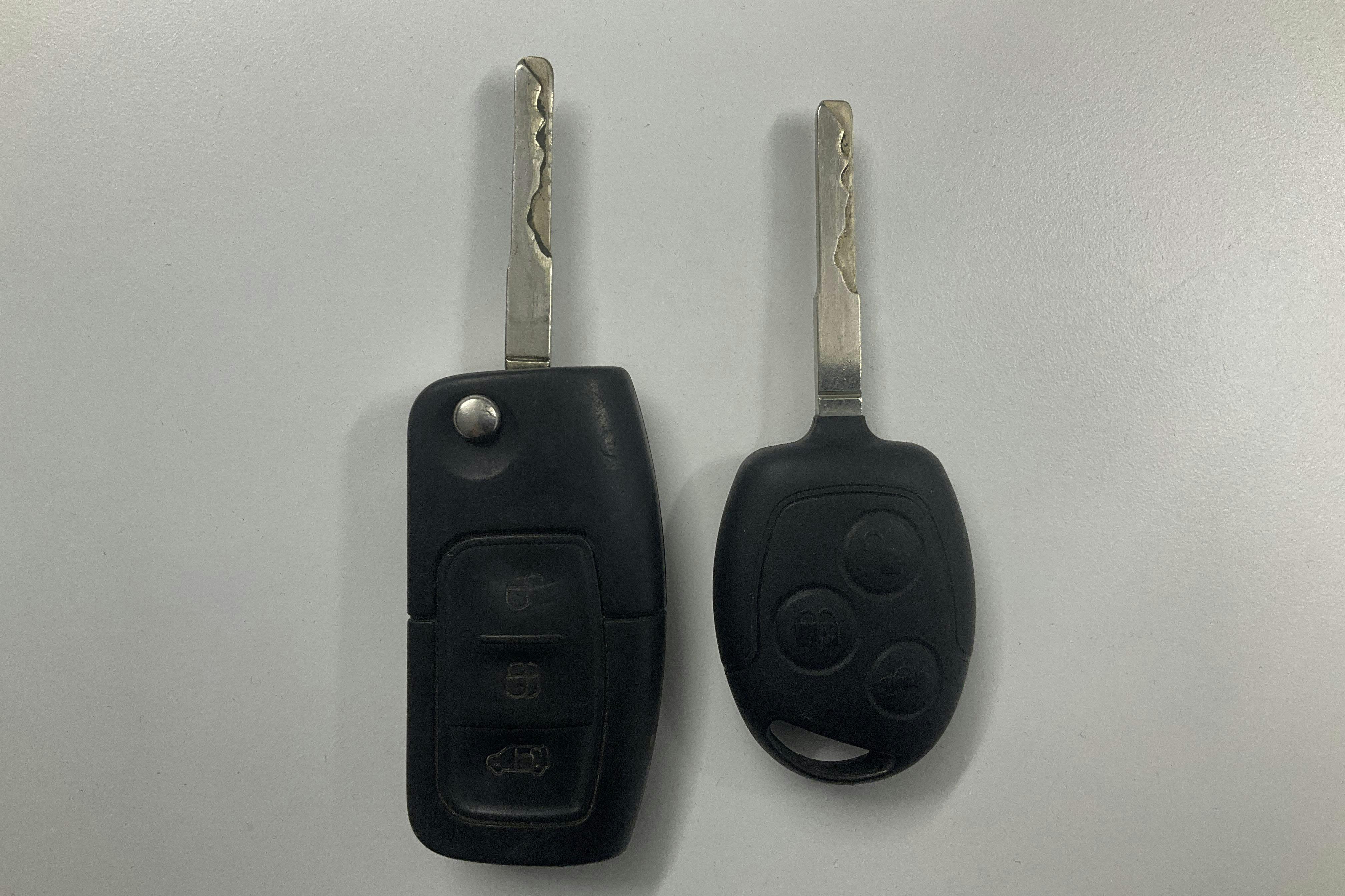 Presentation photo 16 of 16: Ford Transit Courier 1.0T EcoBoost (100hk) - 105 340 km - Manual - white - 2020