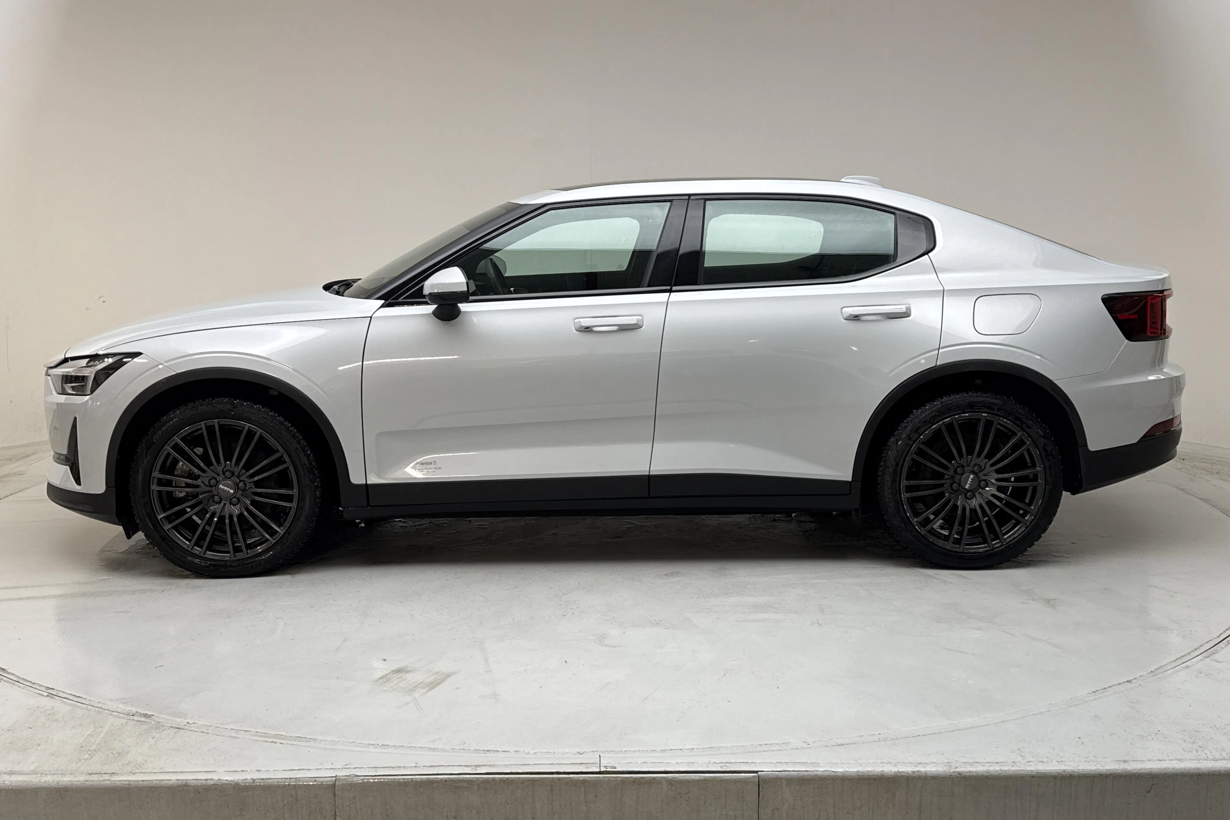 Presentation photo 2 of 20: Polestar 2 Long range Dual motor (408hk) - 85 790 km - Automatic - silver - 2022