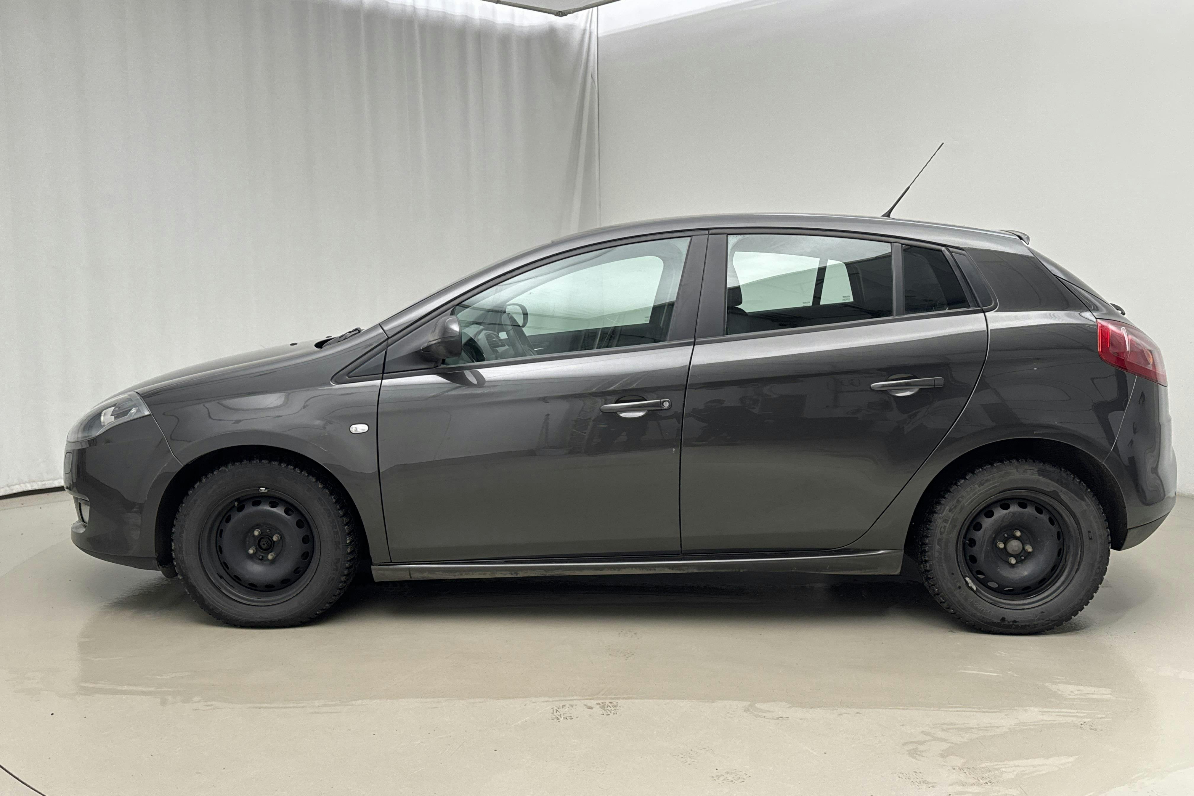 Præsentationsfoto 2 af 11: Fiat Bravo 1.6 MJT (105hk) - 77 410 kilometer - Manuel - grå - 2011