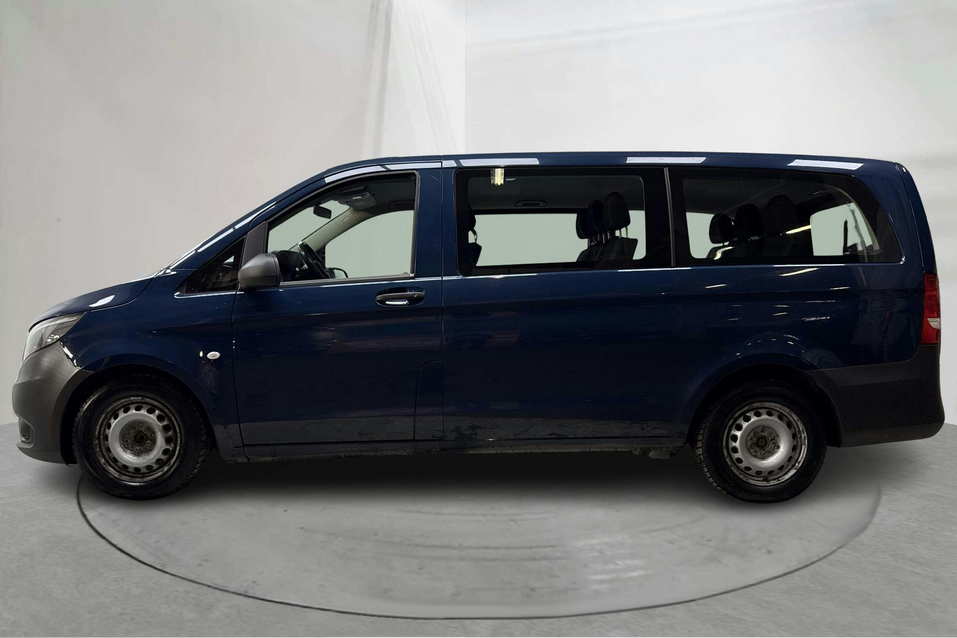 Presentationsfoto 2 av 16: Mercedes Vito Tourer  114 CDI W640 (136hk) - 13 656 mil - Automat - blå - 2016