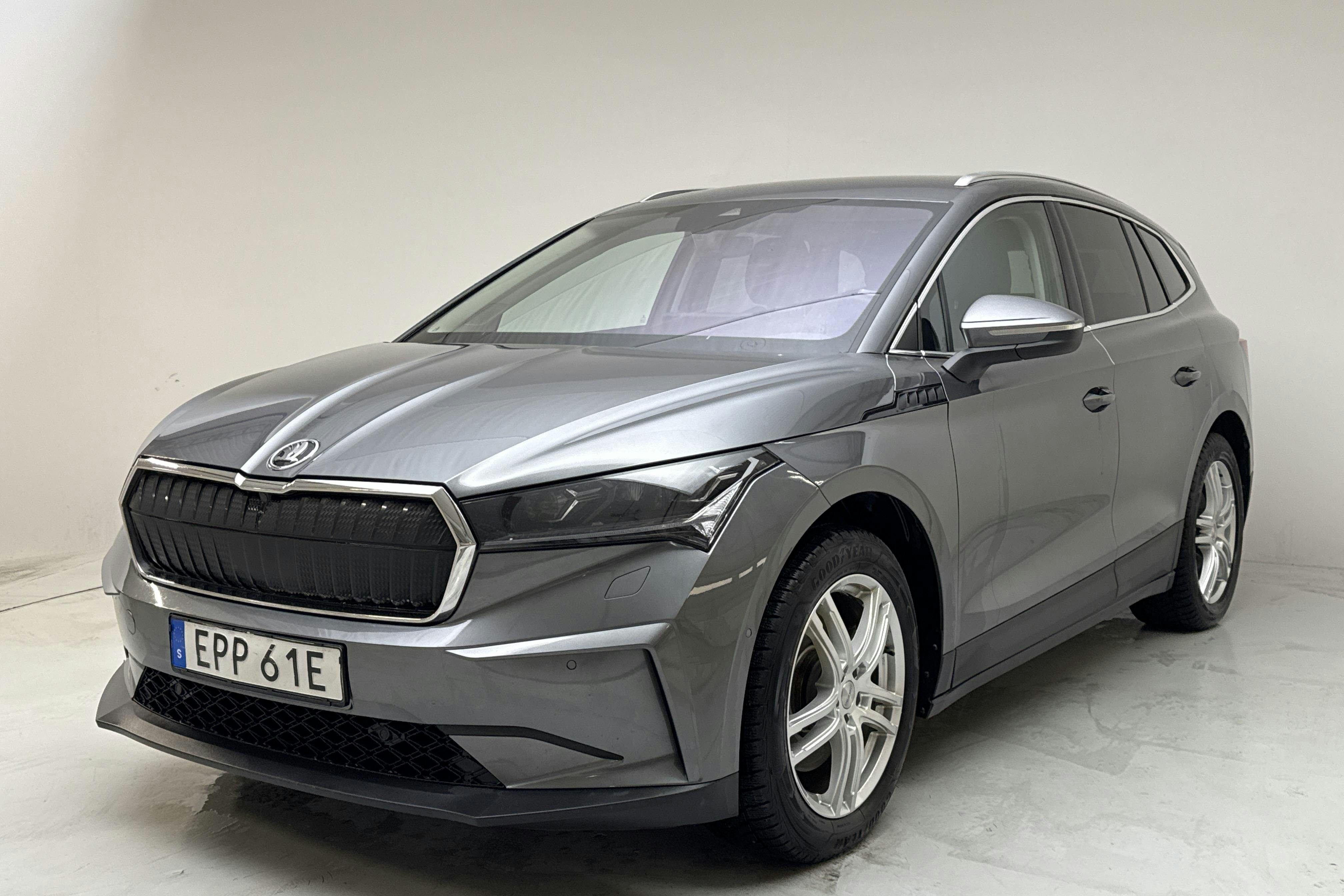 Presentationsfoto 1 av 18: Skoda Enyaq iV 80x (265hk) - 11 938 mil - Automat - grå - 2023