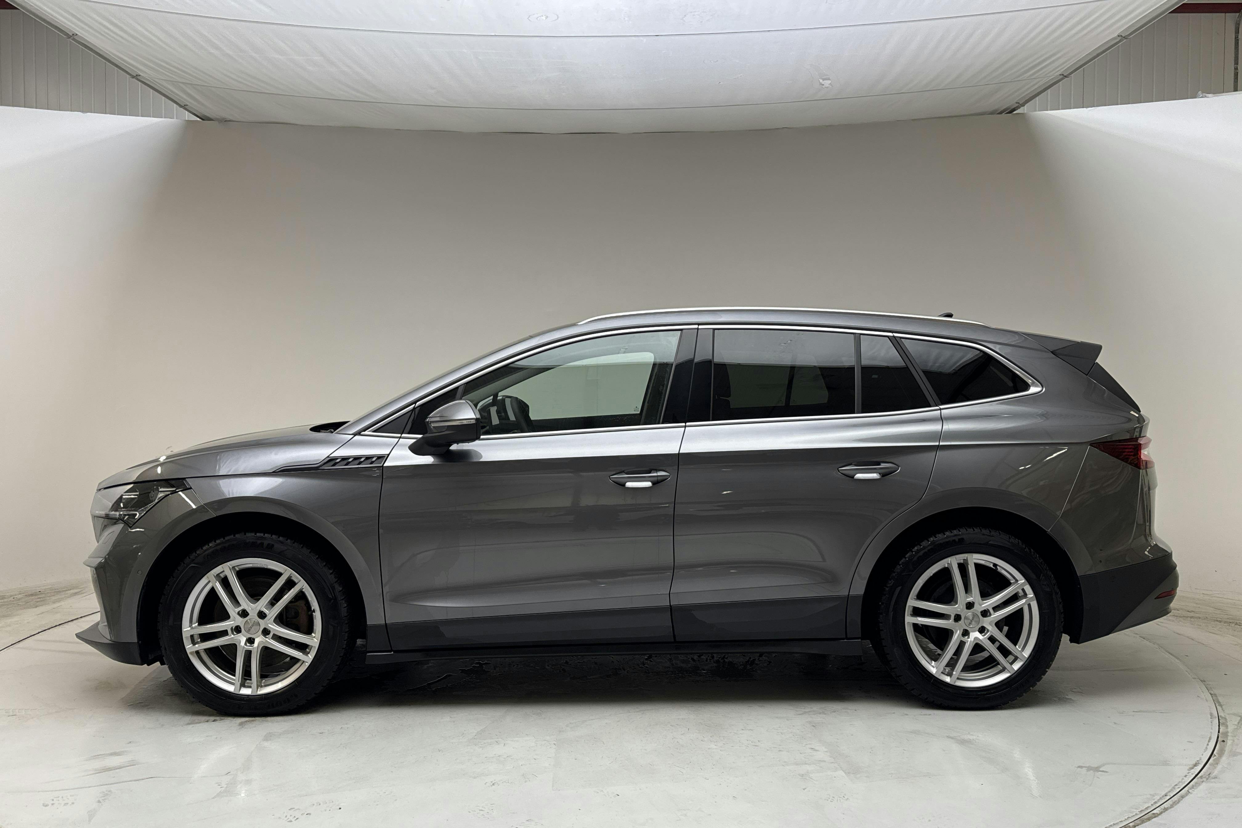 Presentationsfoto 2 av 18: Skoda Enyaq iV 80x (265hk) - 11 938 mil - Automat - grå - 2023