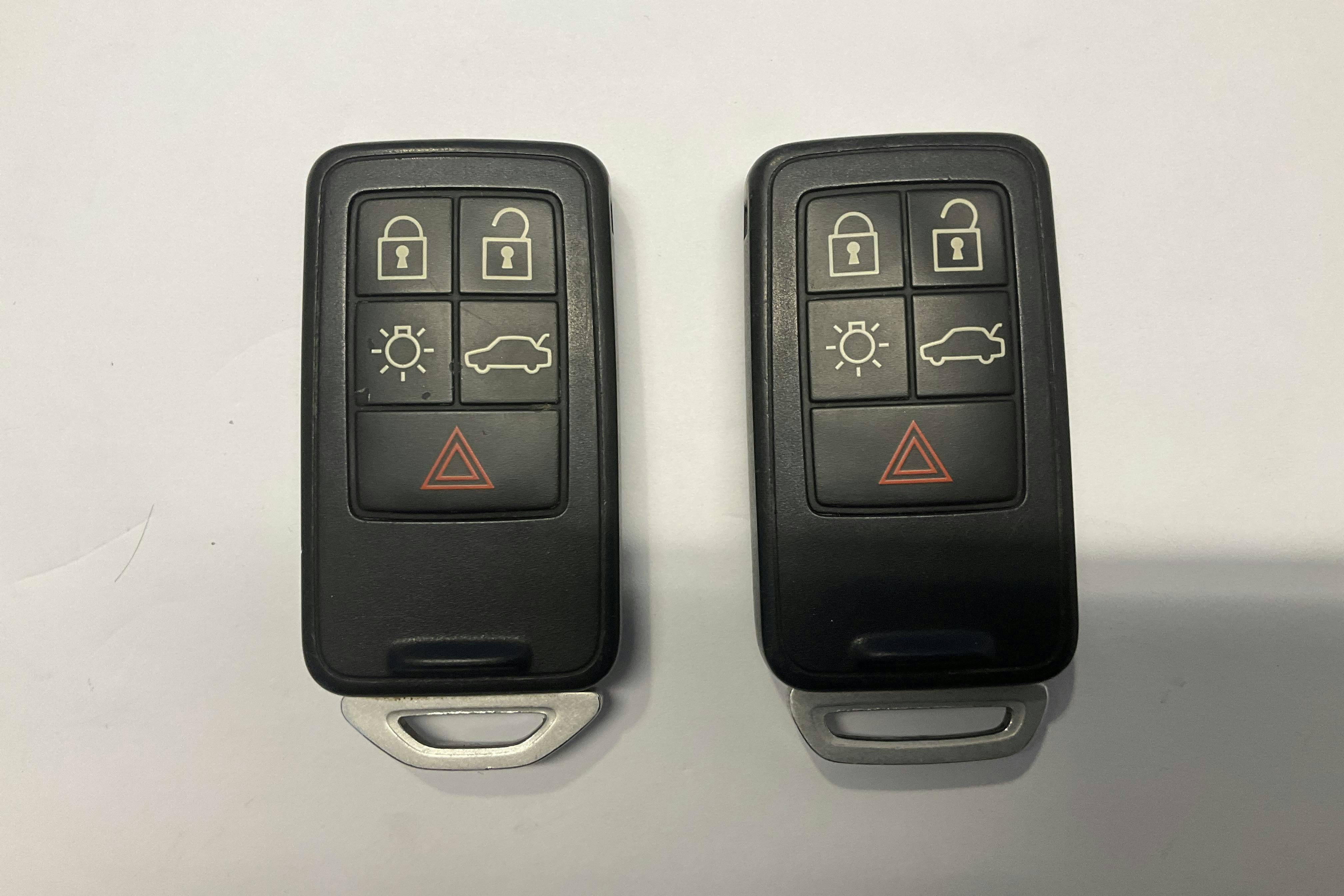 Presentation photo 13 of 13: Volvo V60 D4 (190hk) - 172 420 km - Automatic - white - 2017