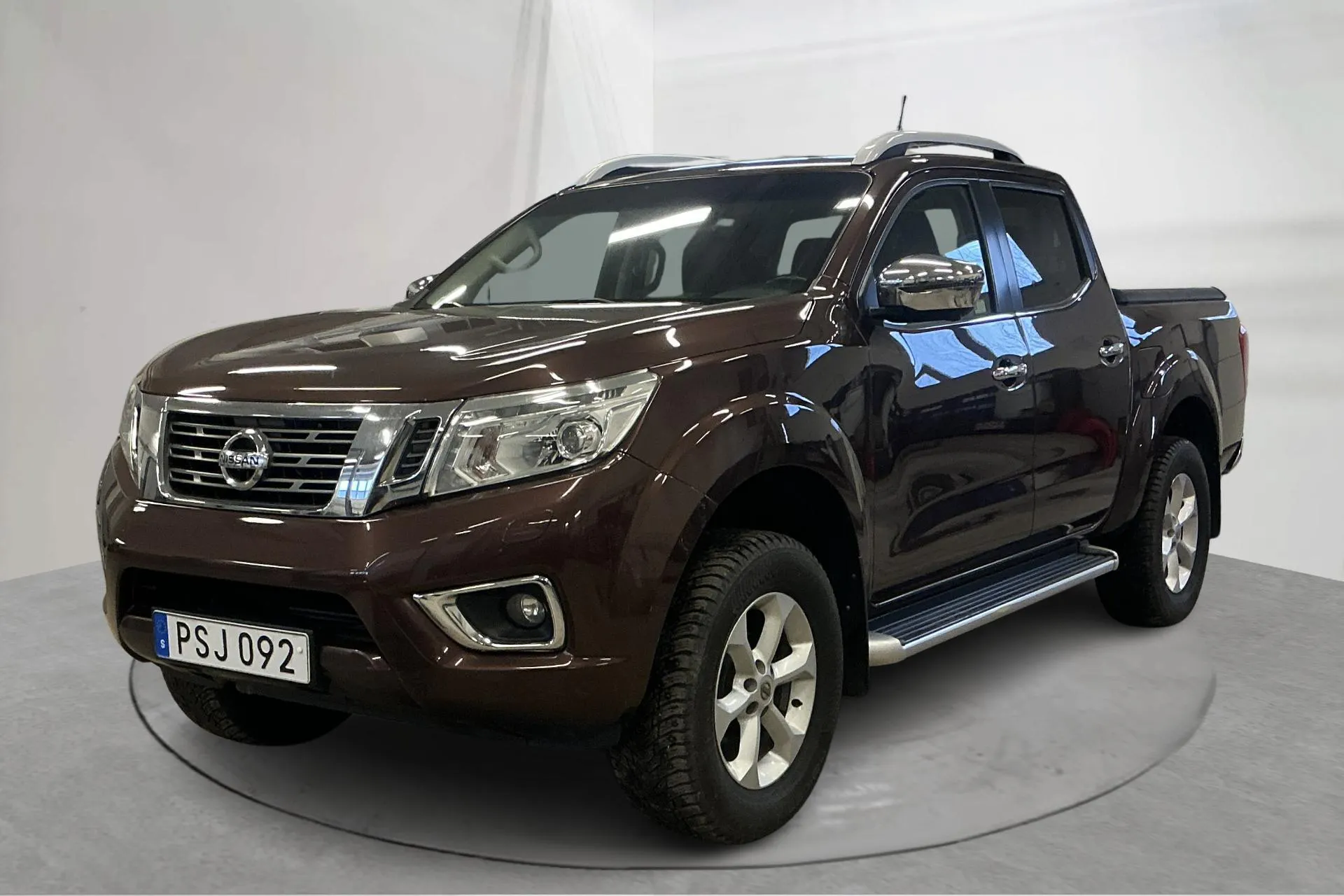 Presentationsfoto 1 av 17: Nissan Navara 2.3 dCi 4x4 (190hk) - 16 281 mil - Automat - brun - 2016