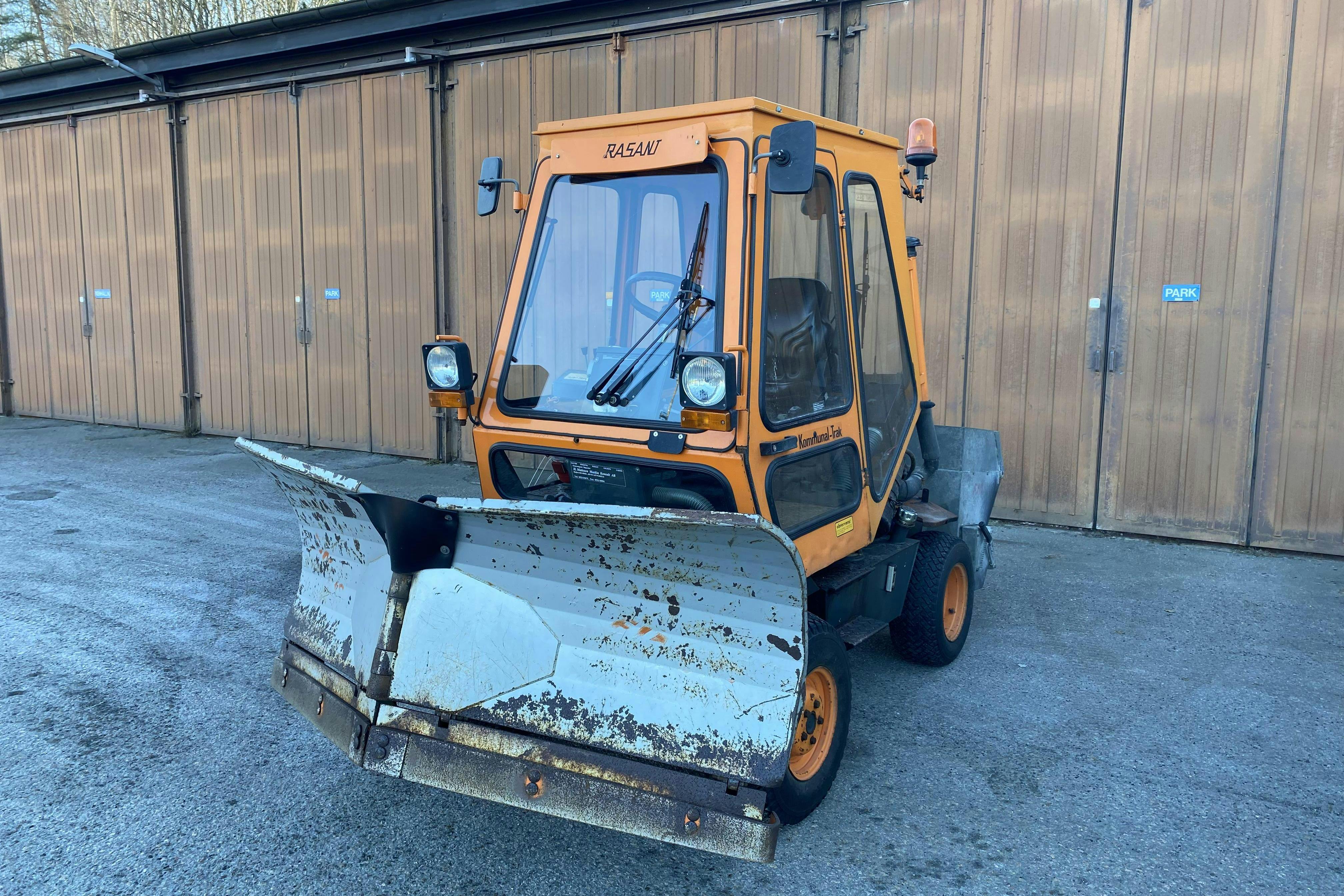 Presentationsfoto 1 av 22: RASANT Kommunal Track Snö-utrustad -  - 1993