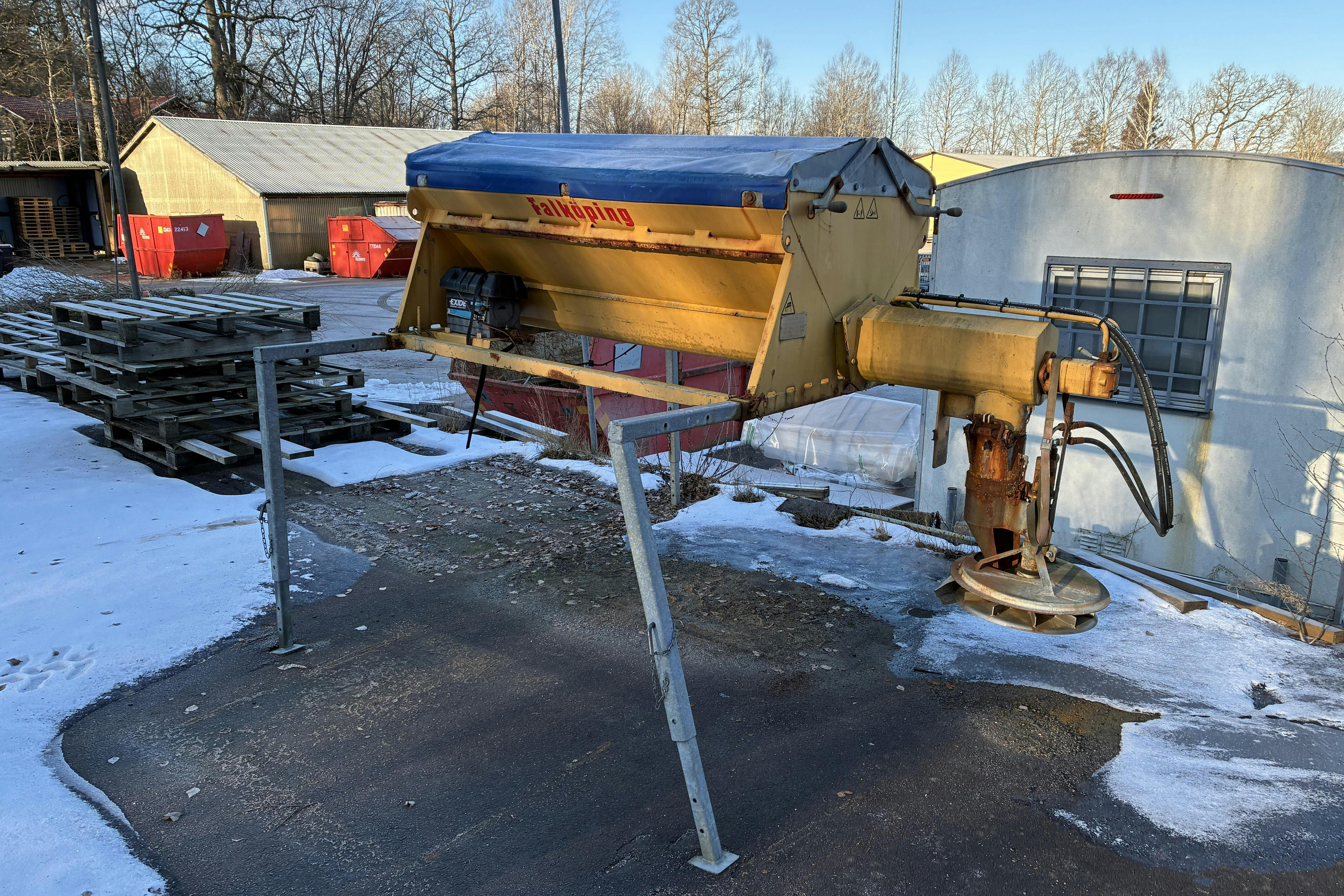 Presentation photo 1 of 8: Falköping / Friggeråkers C-06M saltspridare 600 liters - 0 km - 2009