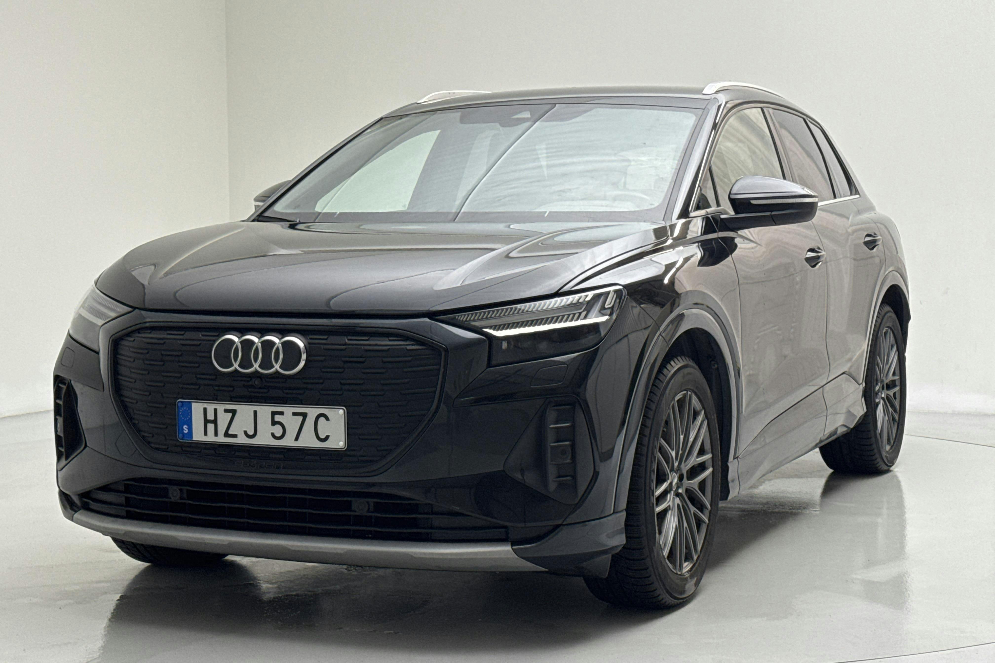 Presentation photo 1 of 16: Audi Q4 45 e-tron quattro 77kWh (265hk) - 91 290 km - Automatic - black - 2023
