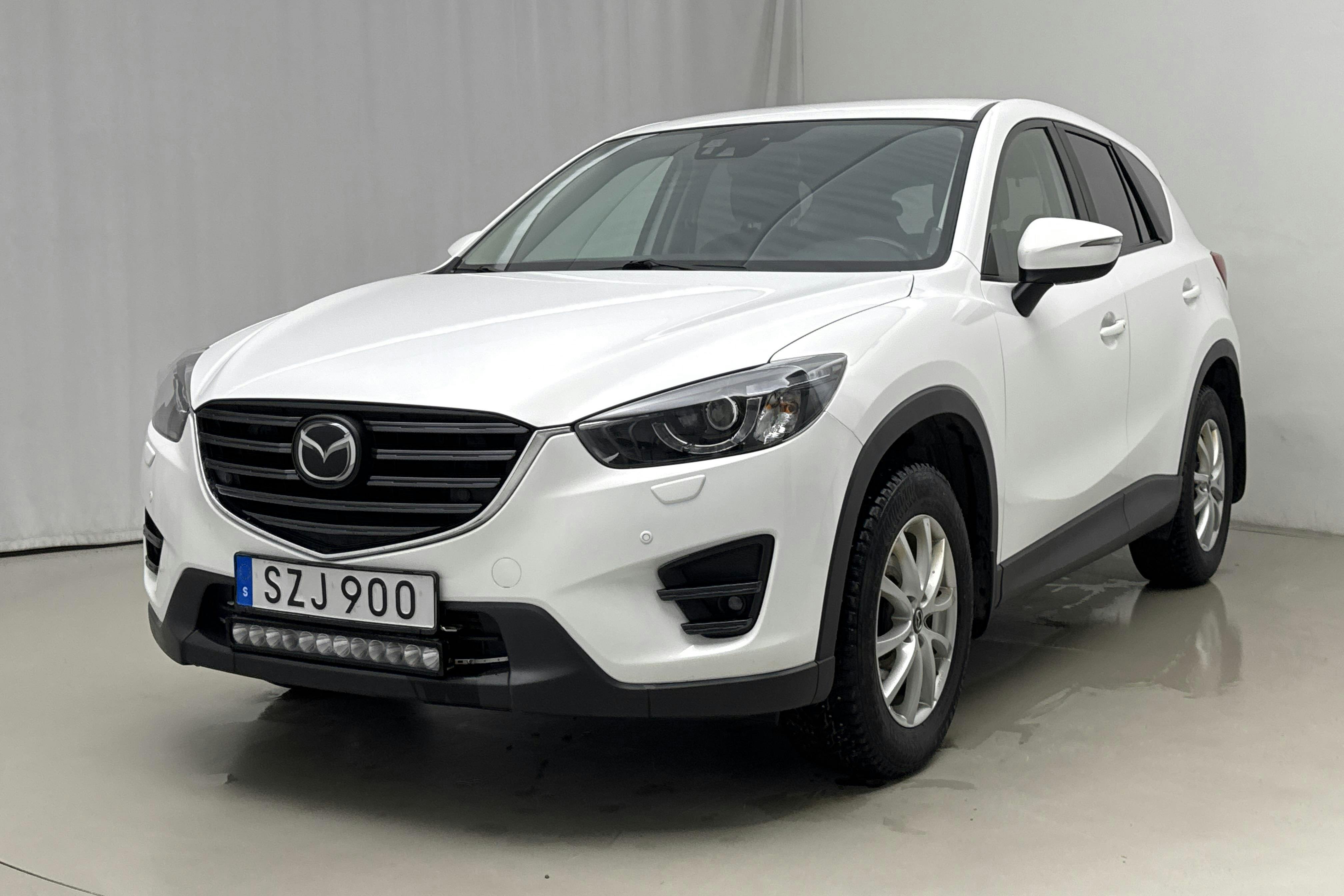 Presentationsfoto 1 av 20: Mazda CX-5 2.2 DE AWD (175hk) - 14 625 mil - Automat - vit - 2015