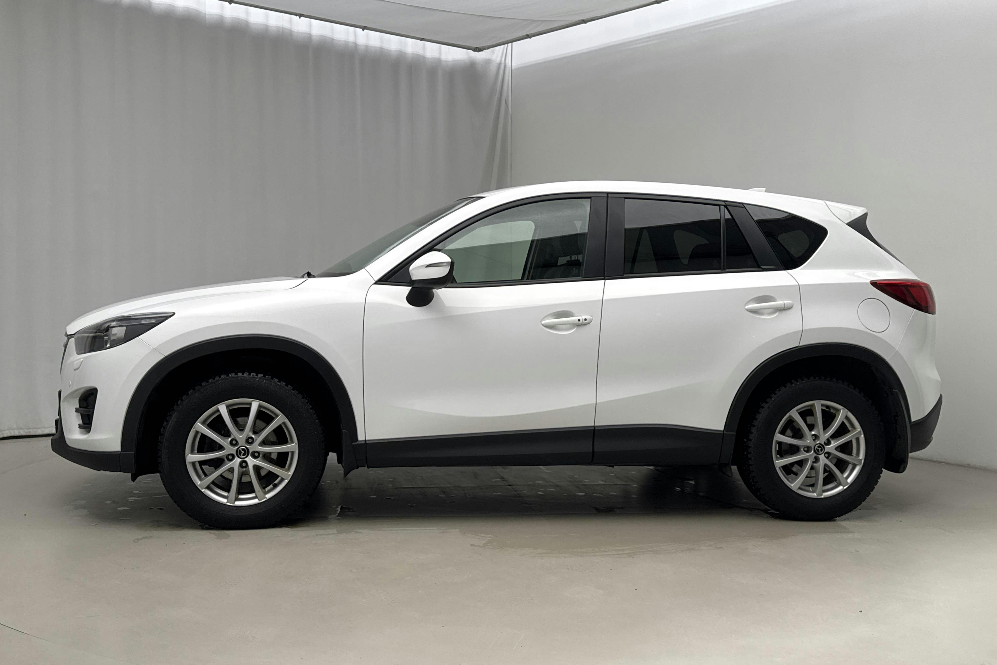 Presentationsfoto 2 av 20: Mazda CX-5 2.2 DE AWD (175hk) - 14 625 mil - Automat - vit - 2015