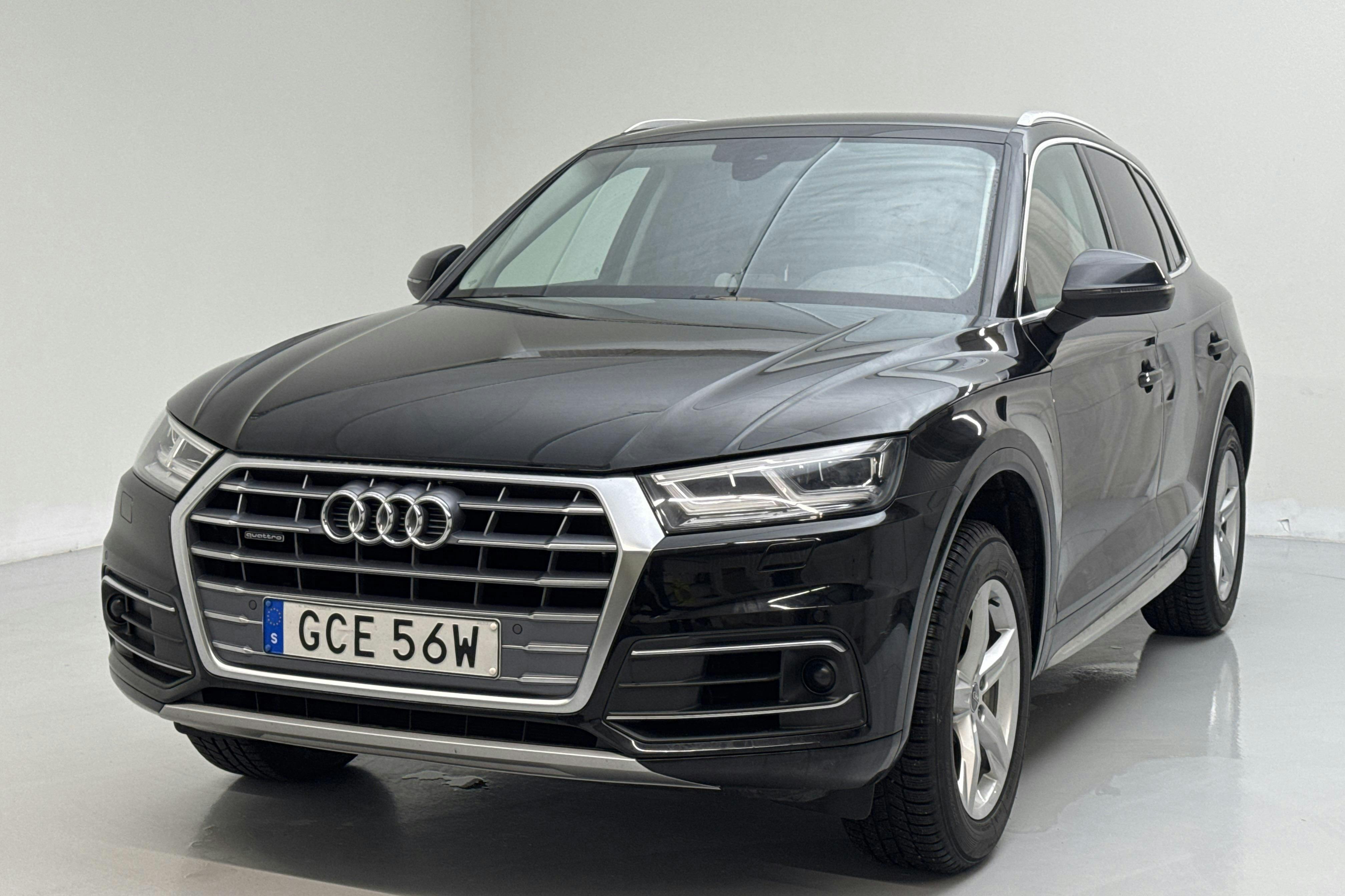 Presentationsfoto 1 av 13: Audi Q5 40 TDI quattro (190hk) - 11 650 mil - Automat - svart - 2020