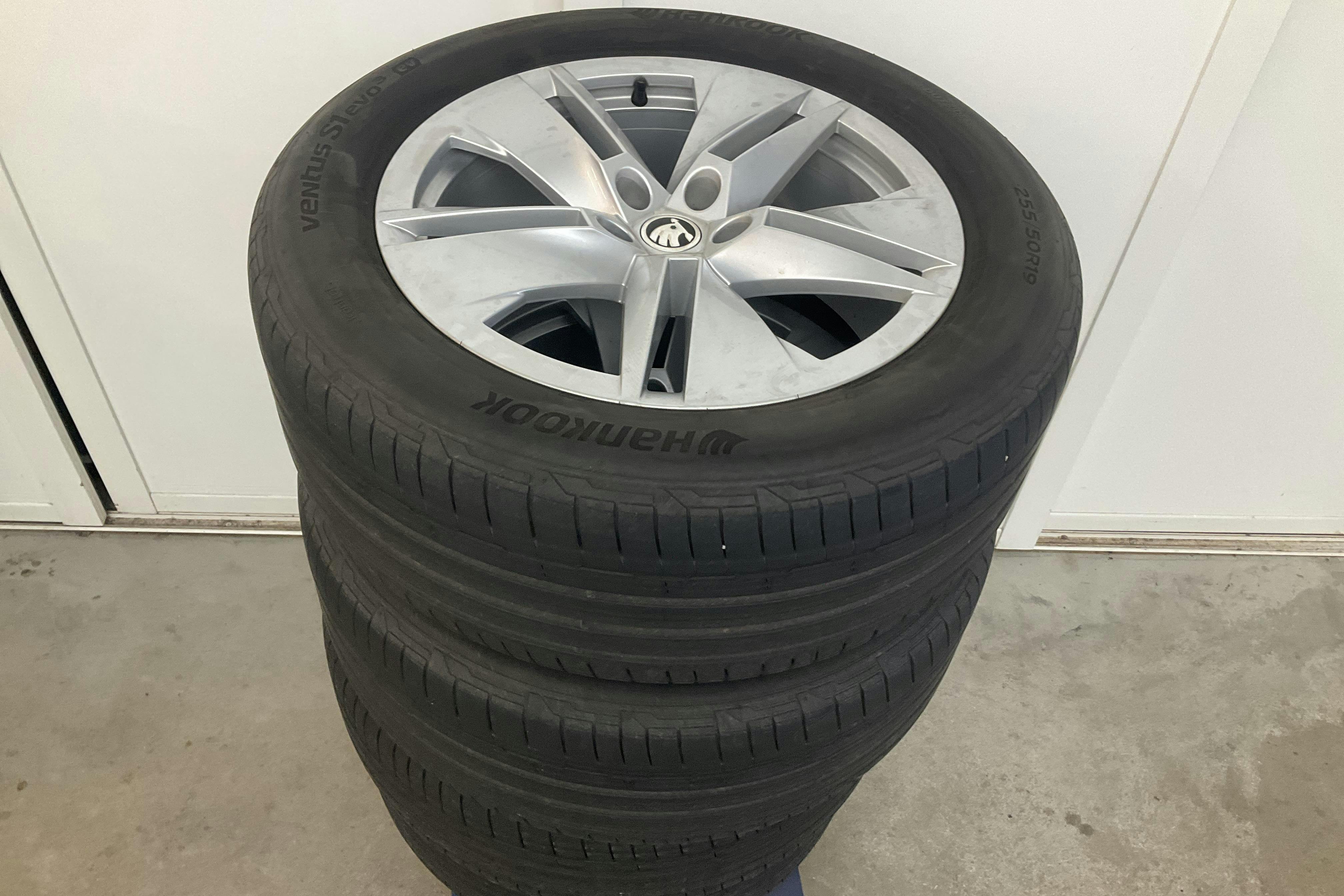 Presentationsfoto 19 av 19: Skoda Enyaq iV 80 (204hk) - 7 448 mil - Automat - grå - 2023