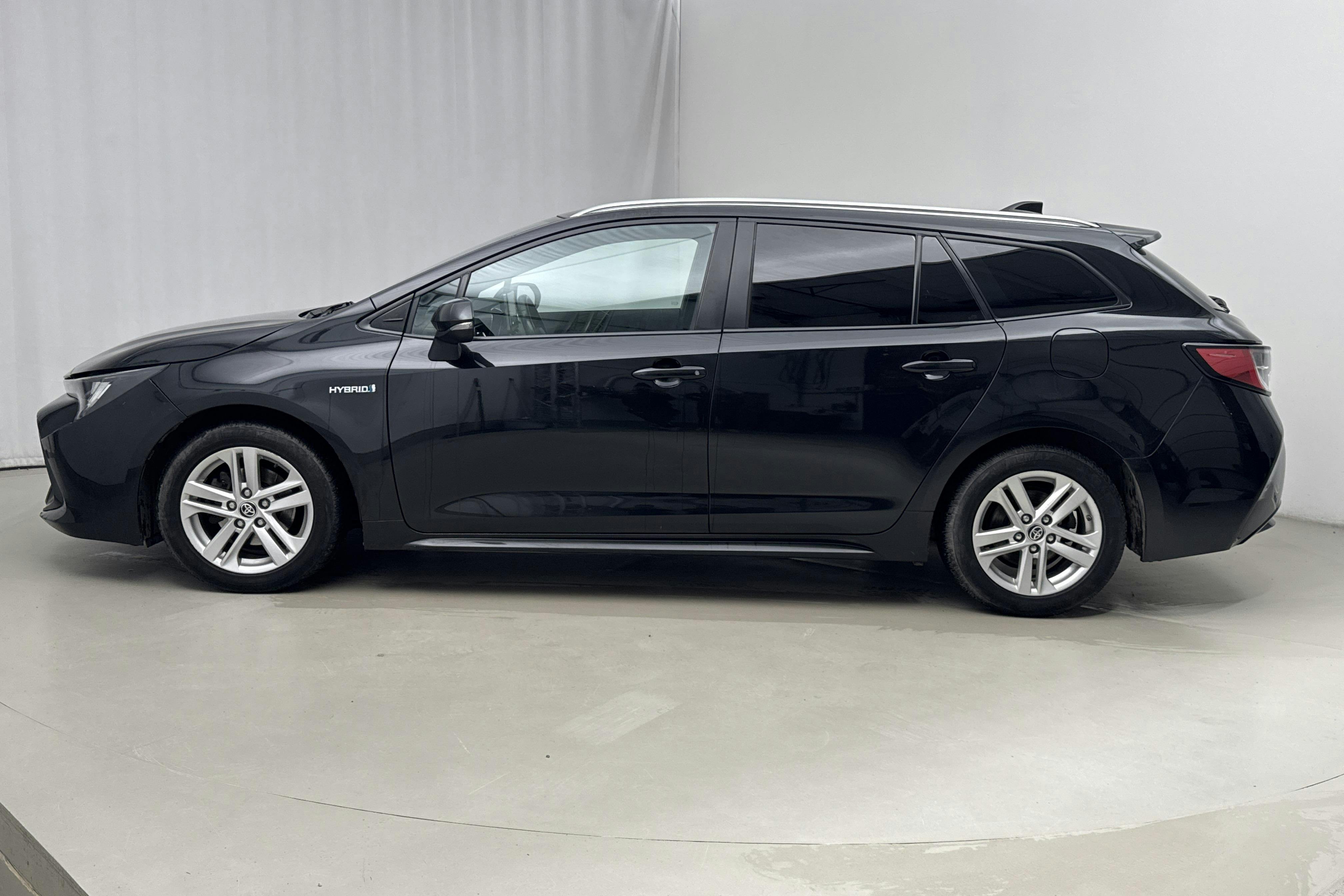 Presentation photo 2 of 15: Toyota Corolla 1.8 Hybrid Touring Sports (122hk) - 224 920 km - Automatic - black - 2021