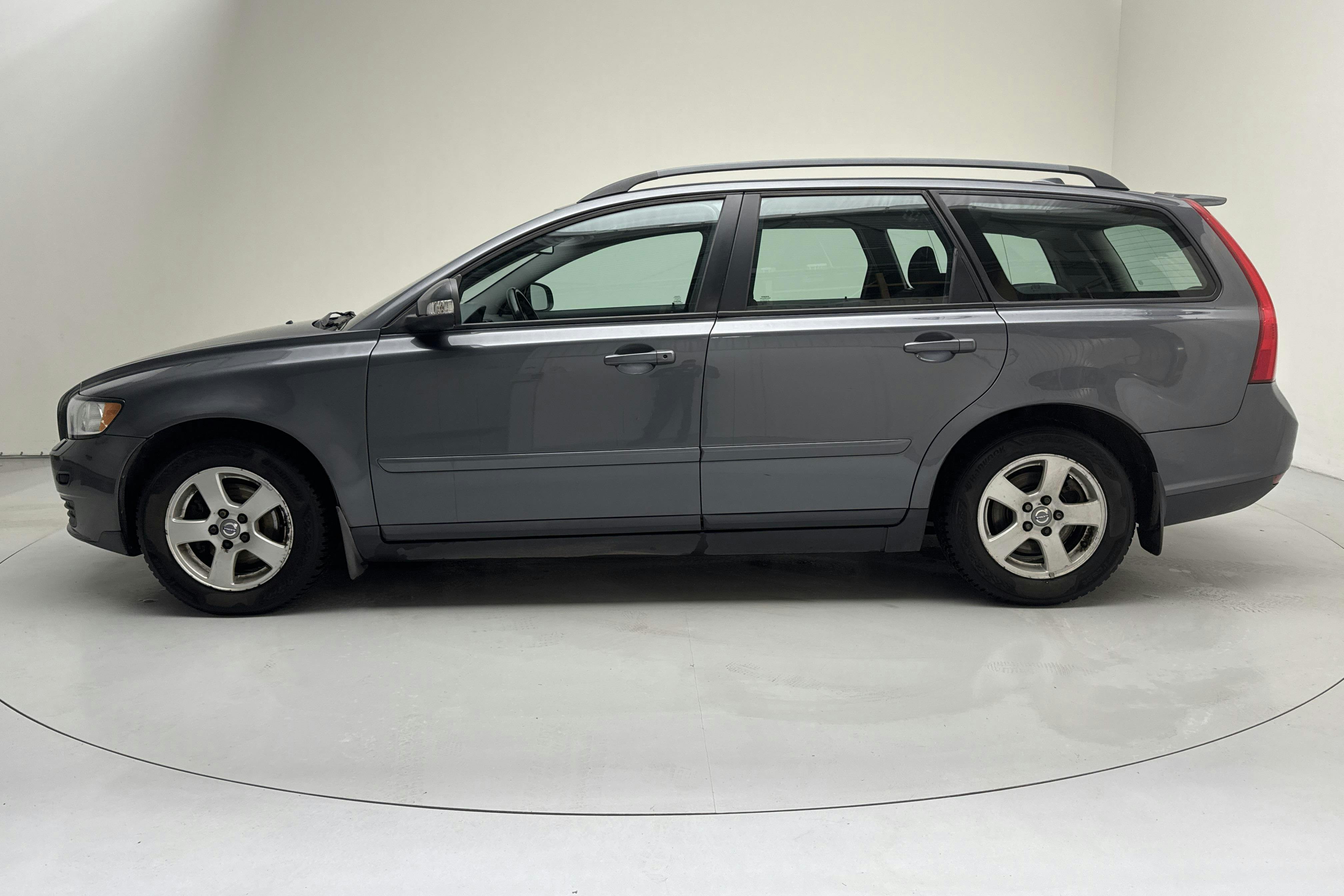 Presentation photo 2 of 11: Volvo V50 1.8F (125hk) - 180 410 km - Manual - gray - 2010