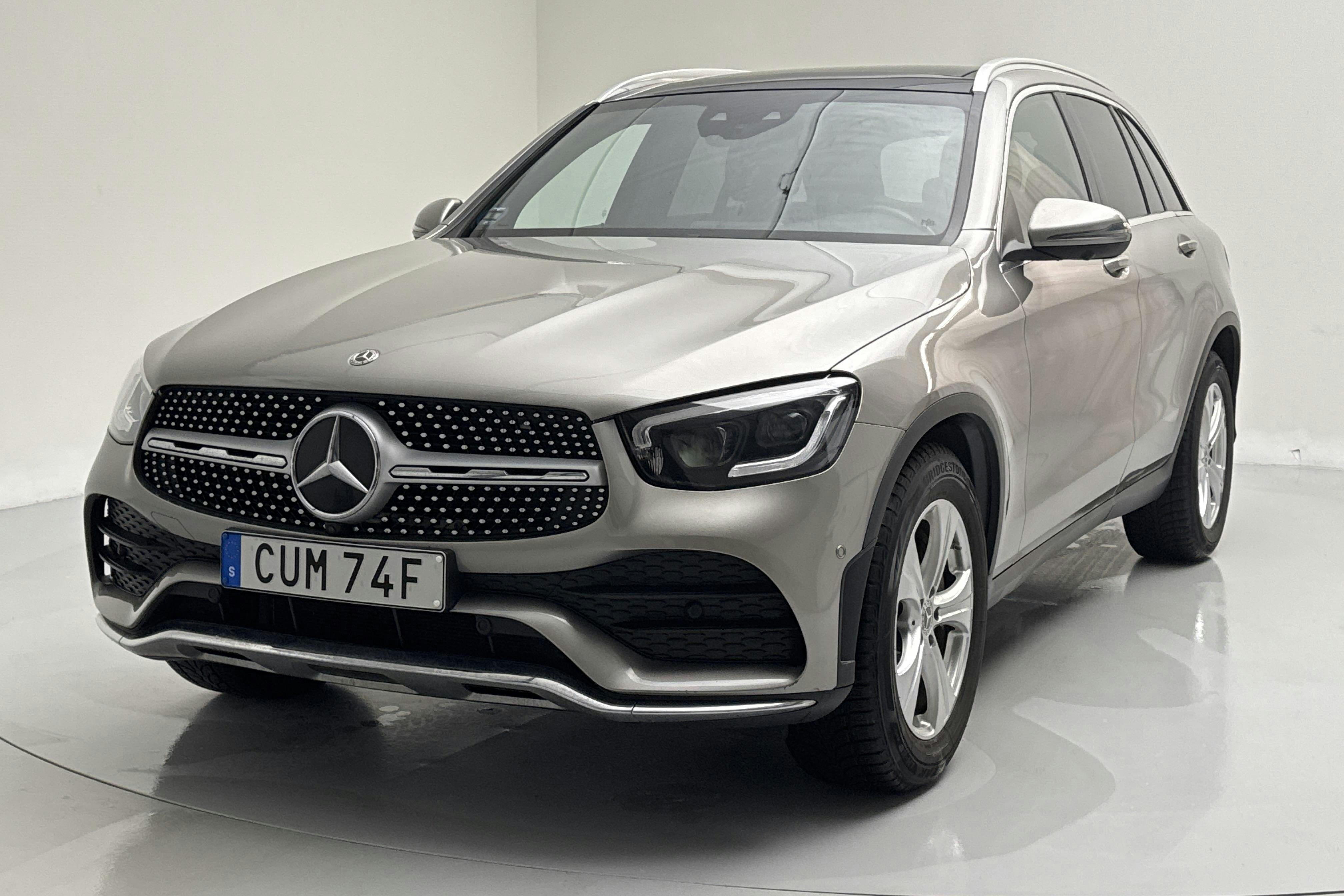 Presentationsfoto 1 av 18: Mercedes GLC 220 d 4MATIC X253 (194hk) - 8 090 mil - Automat - silver - 2020