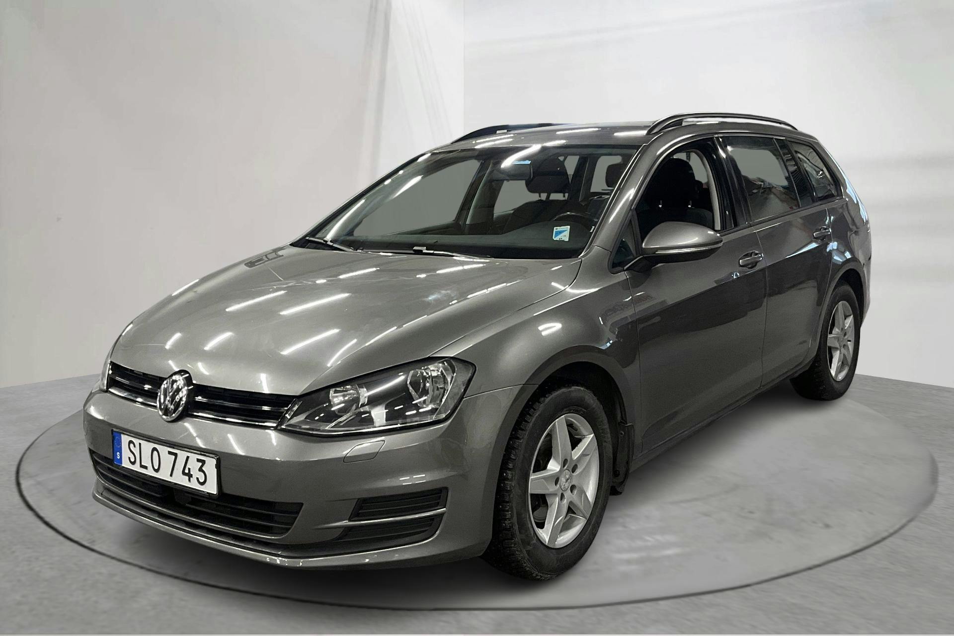 Presentation photo 1 of 13: VW Golf VII 1.2 TSI Sportscombi (110hk) - 161 390 km - Manual - gray - 2016