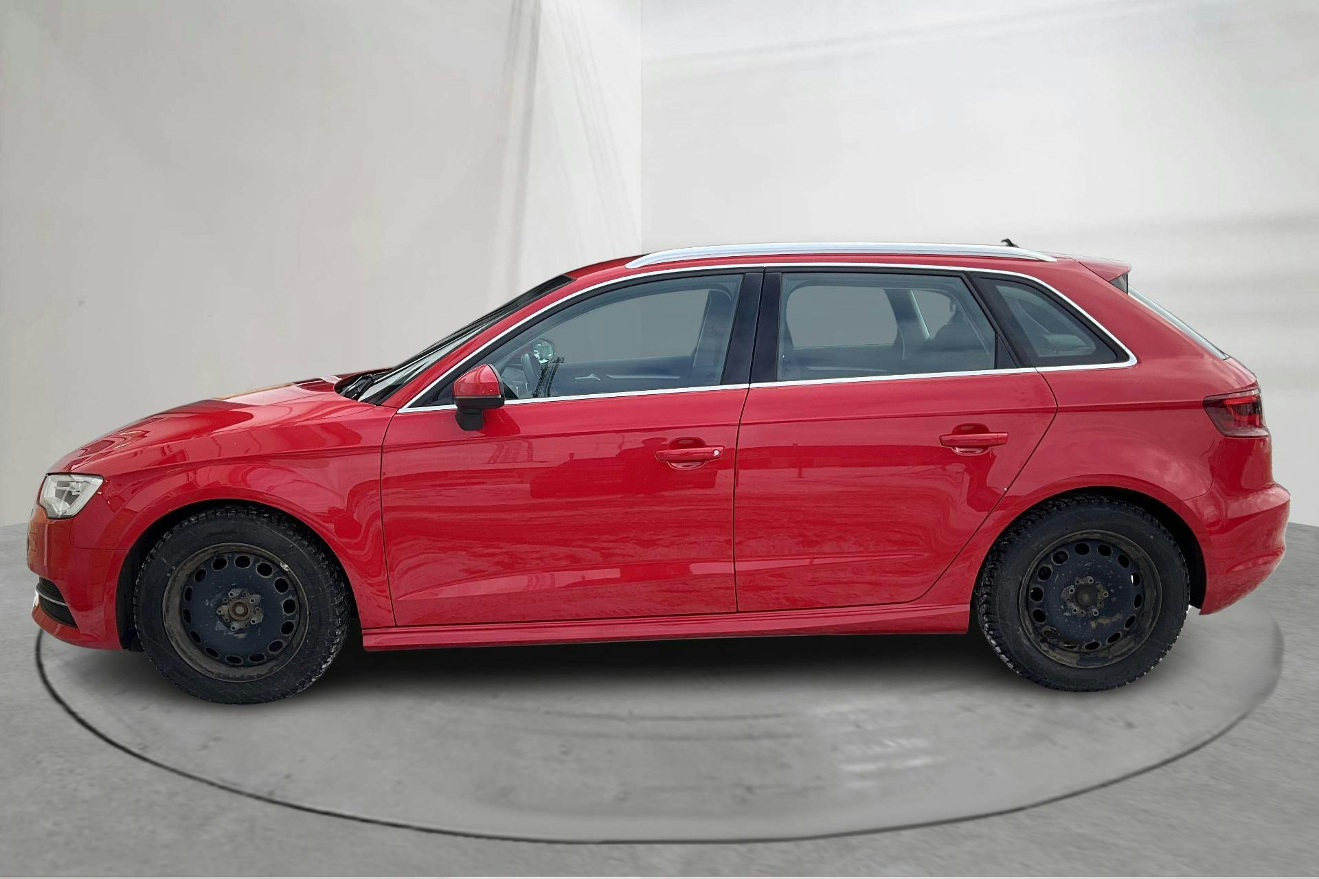 Presentation photo 2 of 13: Audi A3 1.6 TDI Ultra Sportback (110hk) - 97 360 km - Manual - red - 2015