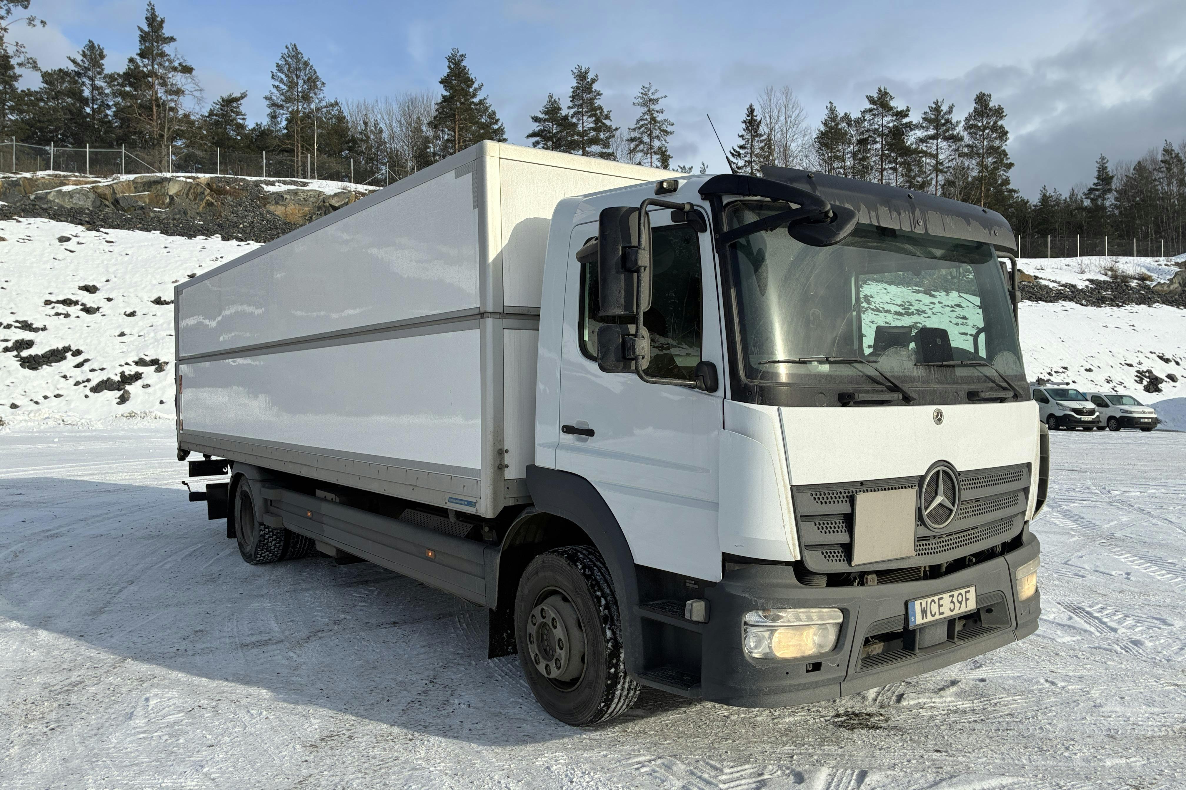Presentation photo 2 of 101: MERCEDES ATEGO 1524 - 135 208 km - Automatic - white - 2020