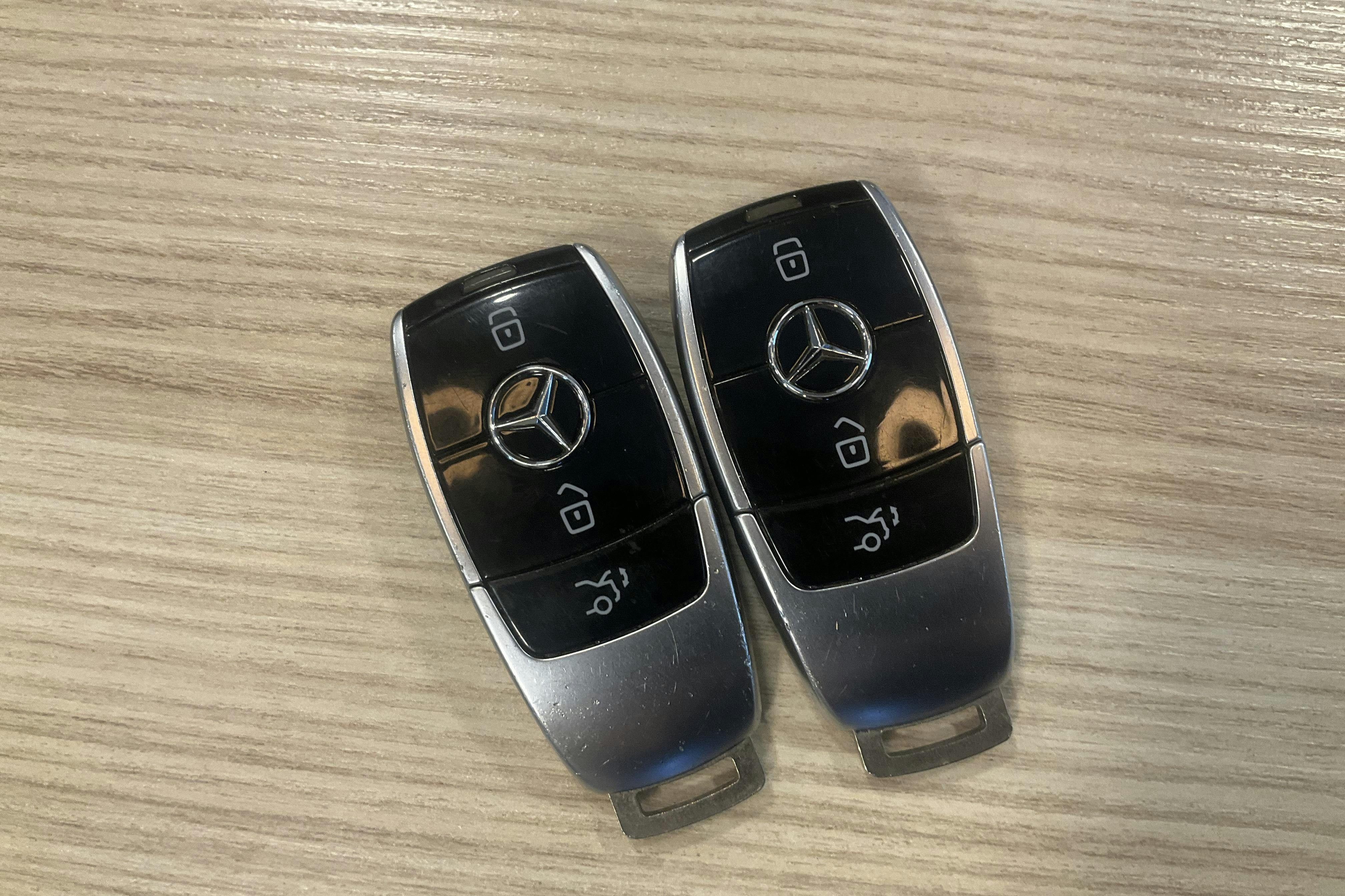 Presentation photo 15 of 15: Mercedes E 220 d Sedan W213 (194hk) - 170 520 km - Automatic - gray - 2018