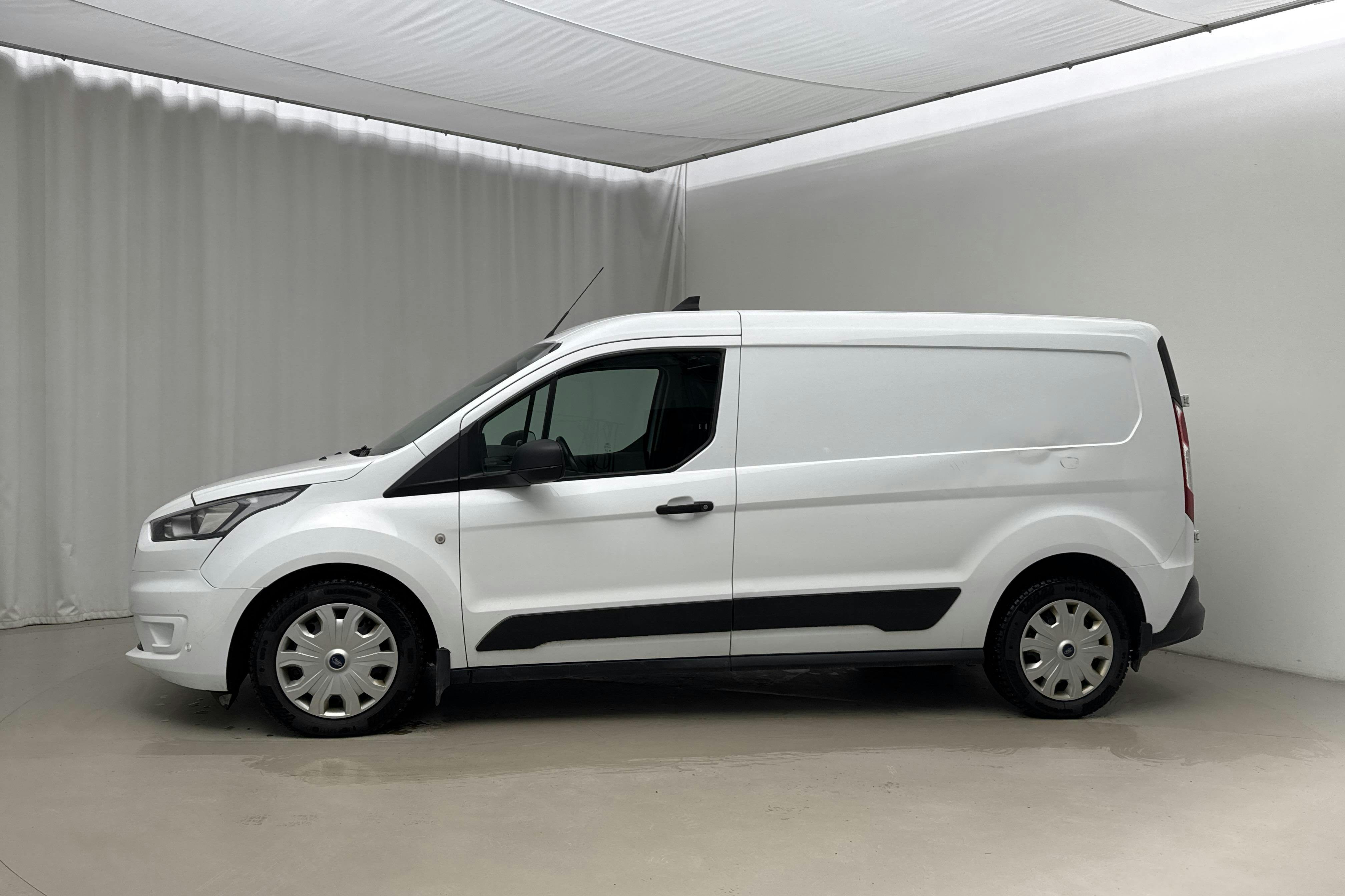 Presentationsfoto 2 av 14: Ford Transit Connect 1.5 EcoBlue (100hk) - 12 357 mil - Automat - vit - 2020