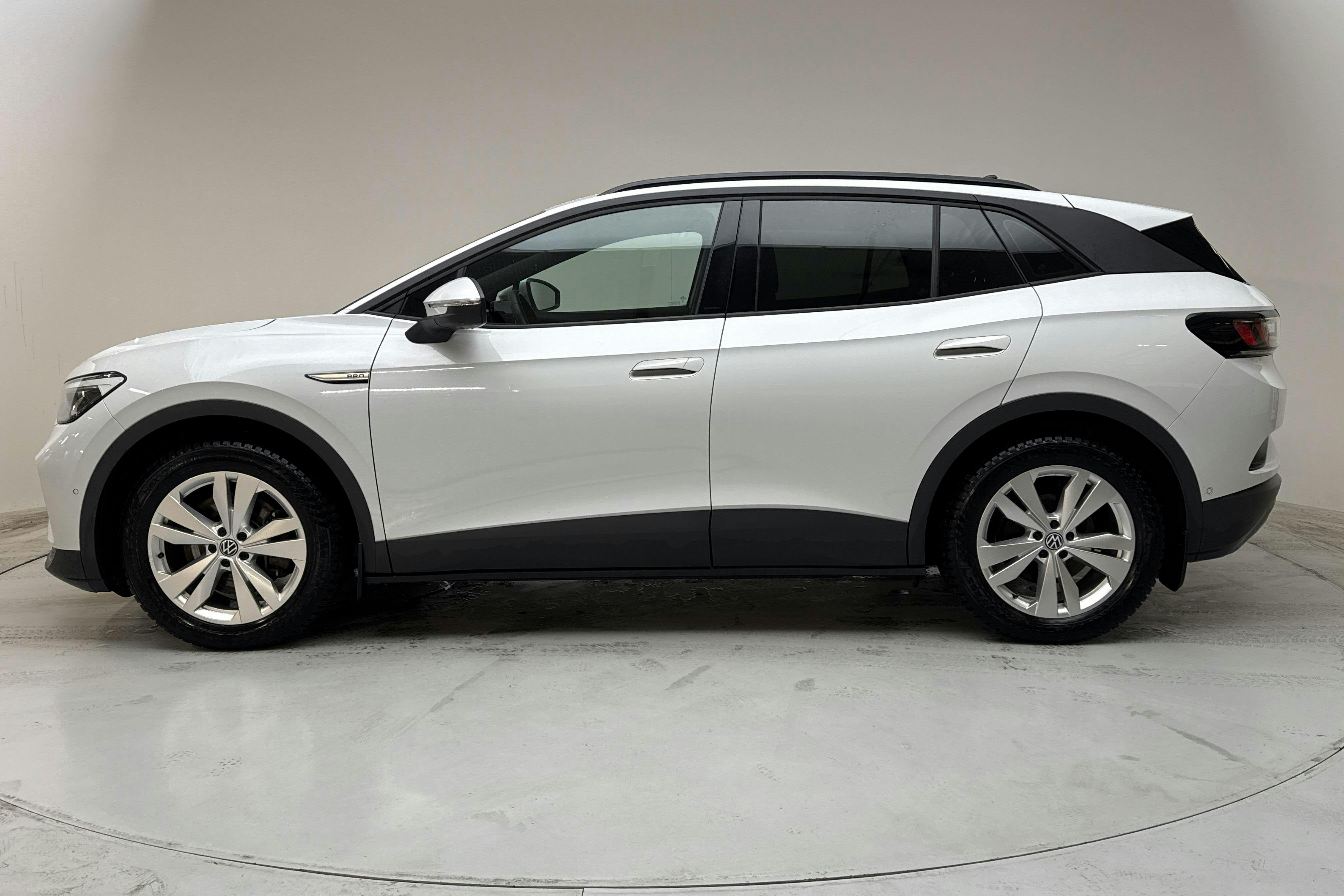 Presentation photo 2 of 17: VW ID.4 77kWh (204hk) - 59 870 km - Automatic - white - 2024