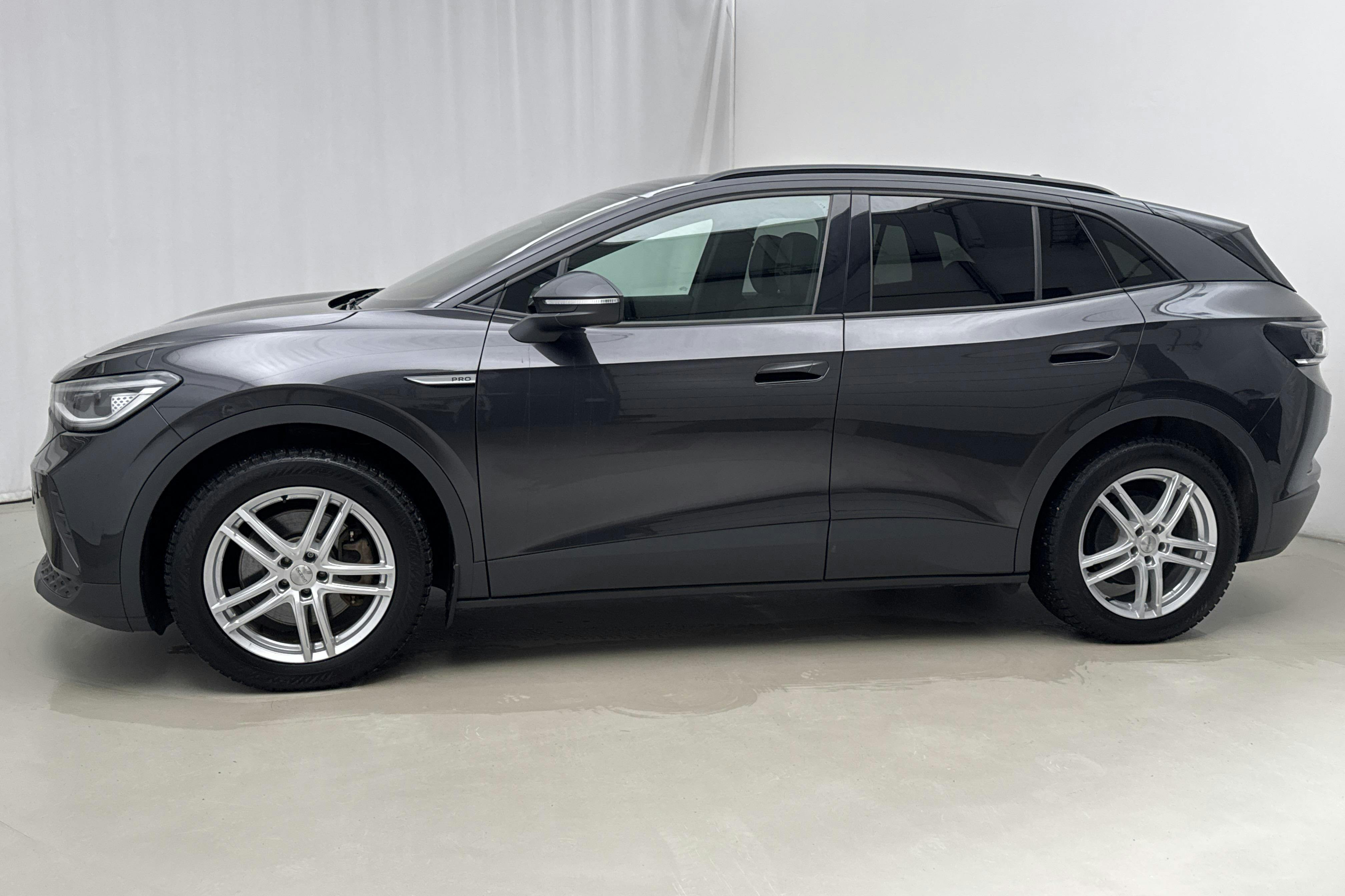 Presentationsfoto 2 av 19: VW ID.4 77kWh (204hk) - 4 355 mil - Automat - Dark Grey - 2021