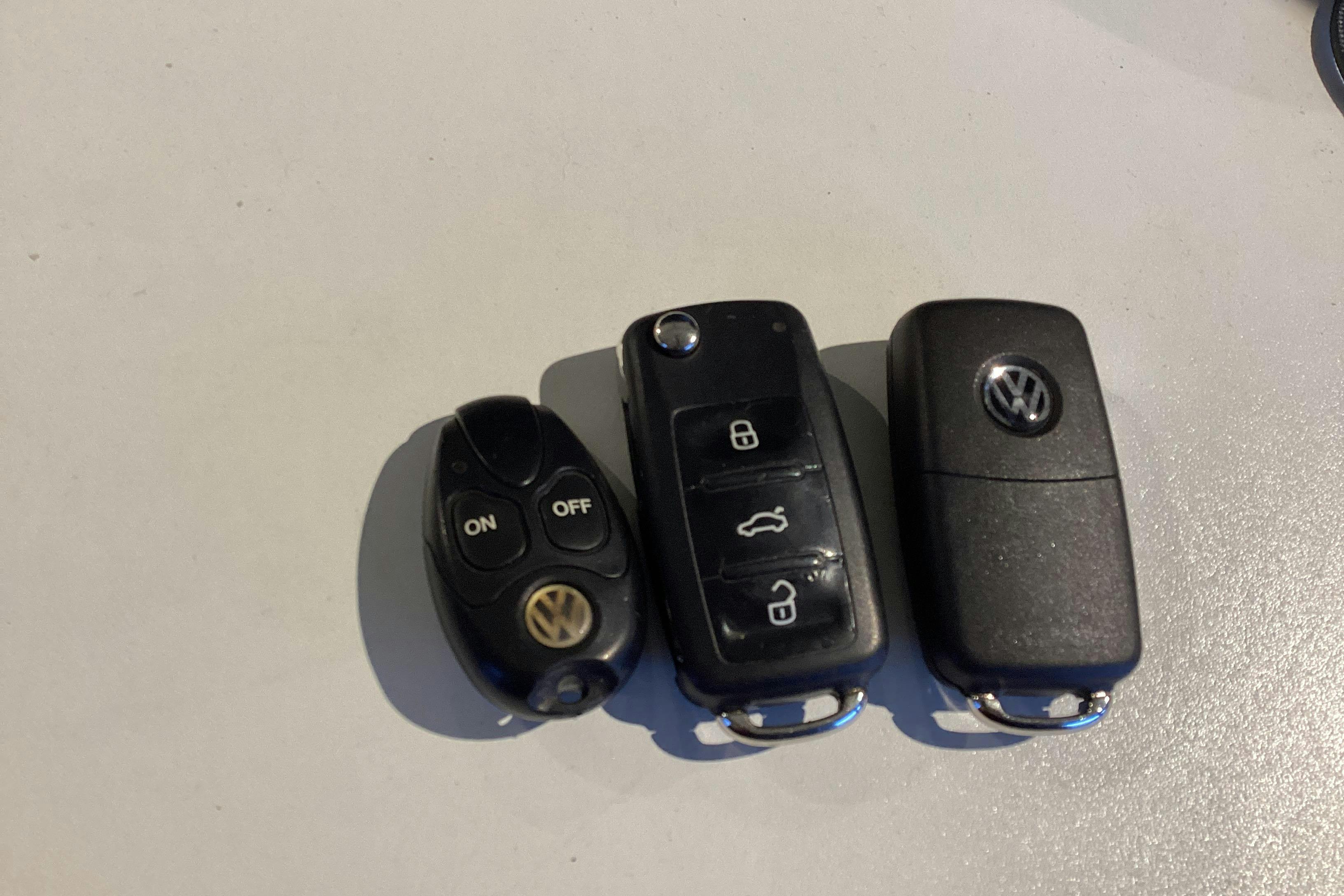 Presentationsfoto 16 av 16: VW Caddy 2.0 TDI Maxi Skåp 4-motion (140hk) - 19 237 mil - Automat - vit - 2015