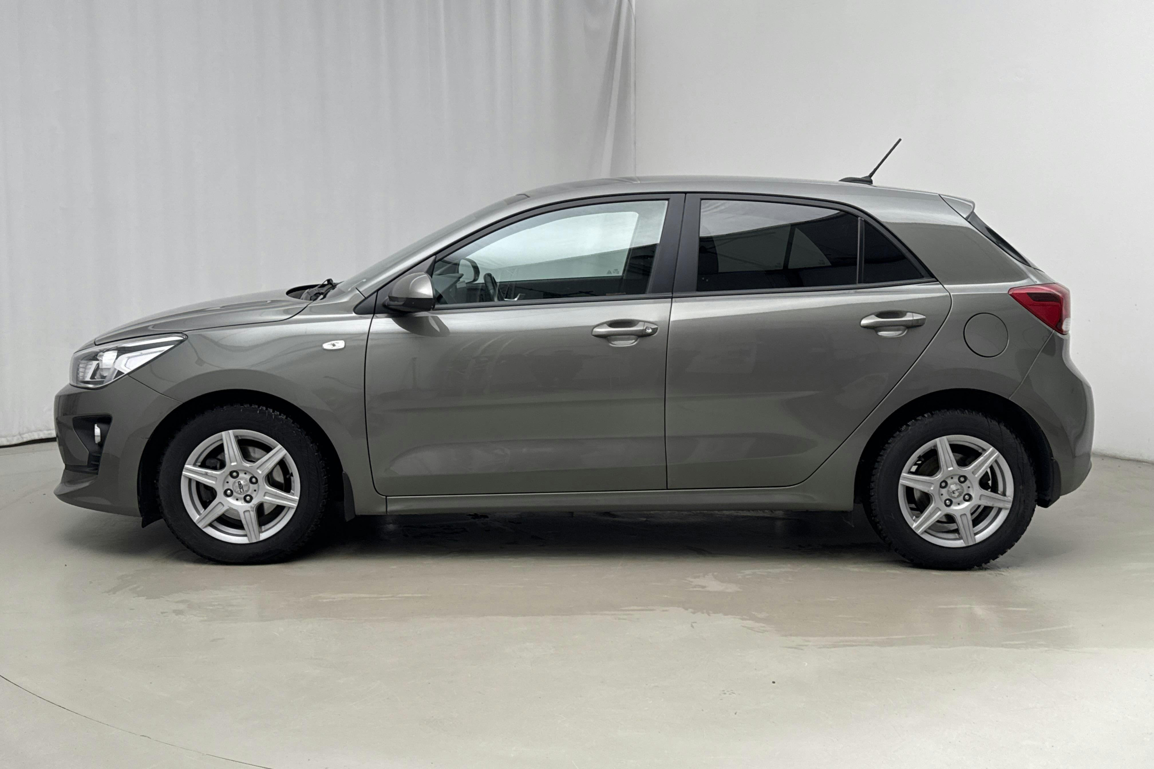 Presentationsfoto 2 av 15: KIA Rio 1.0 T-GDi (100hk) - 8 766 mil - Automat - grön - 2022