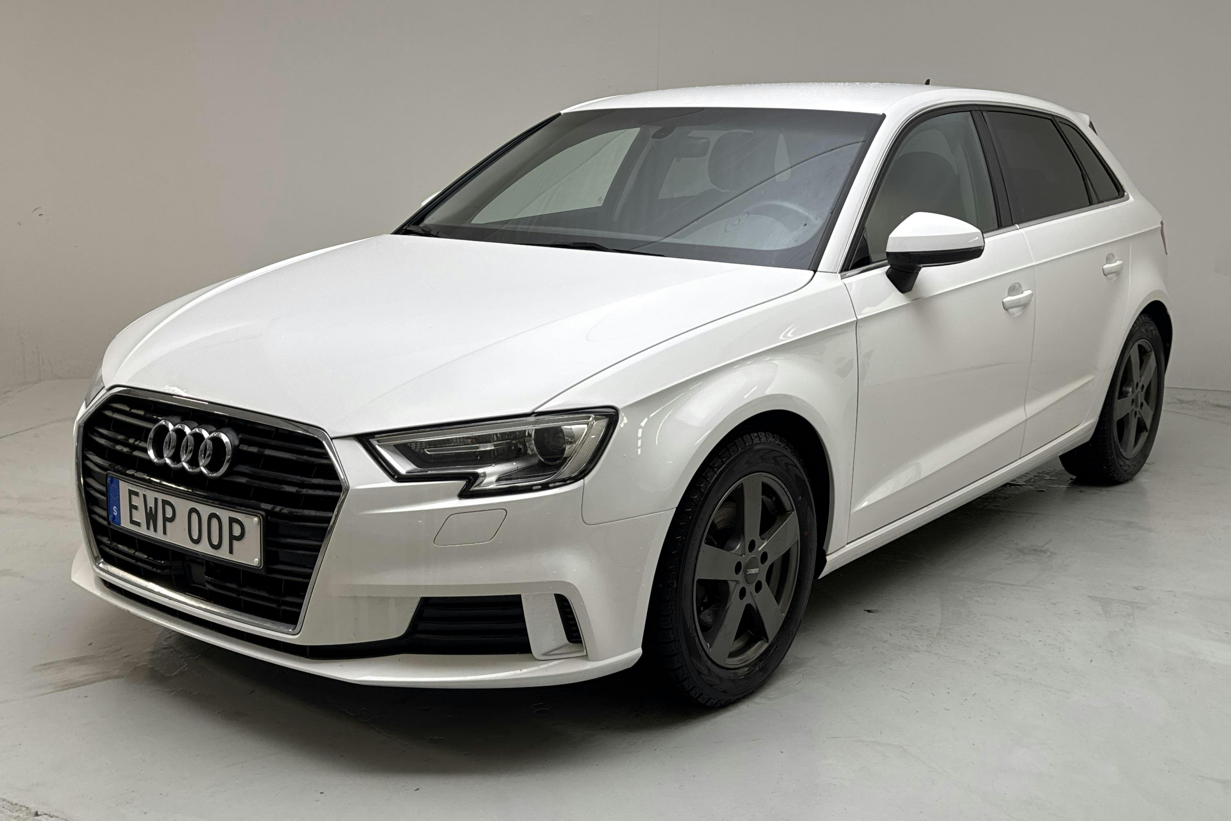 Presentation photo 1 of 12: Audi A3 Sportback 35 TFSI (150hk) - 71 720 km - Automatic - white - 2020