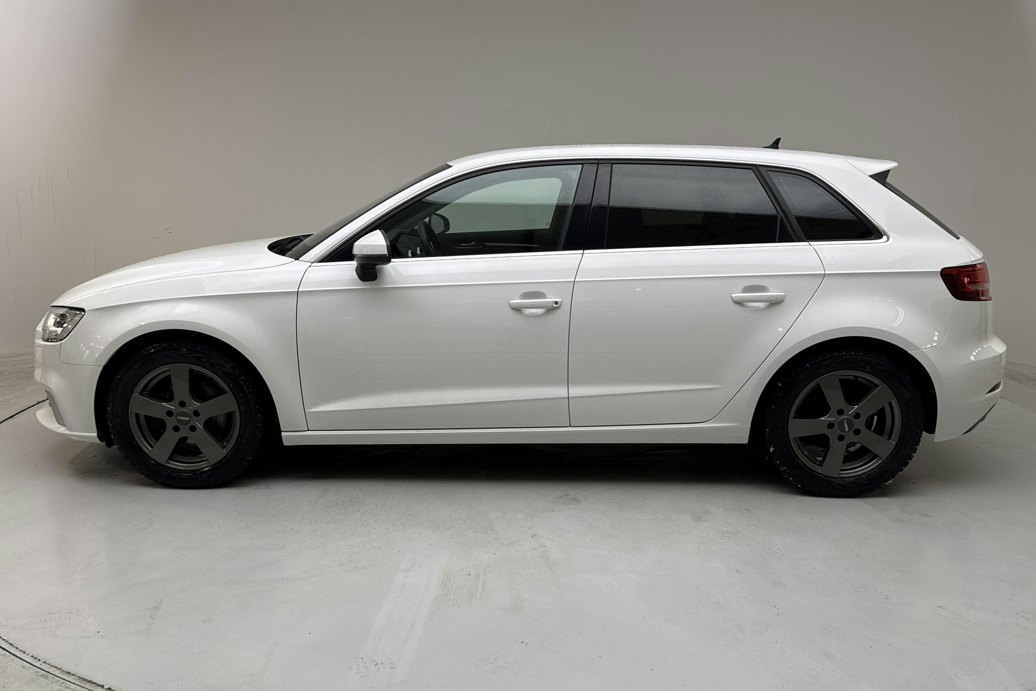 Presentation photo 2 of 12: Audi A3 Sportback 35 TFSI (150hk) - 71 720 km - Automatic - white - 2020