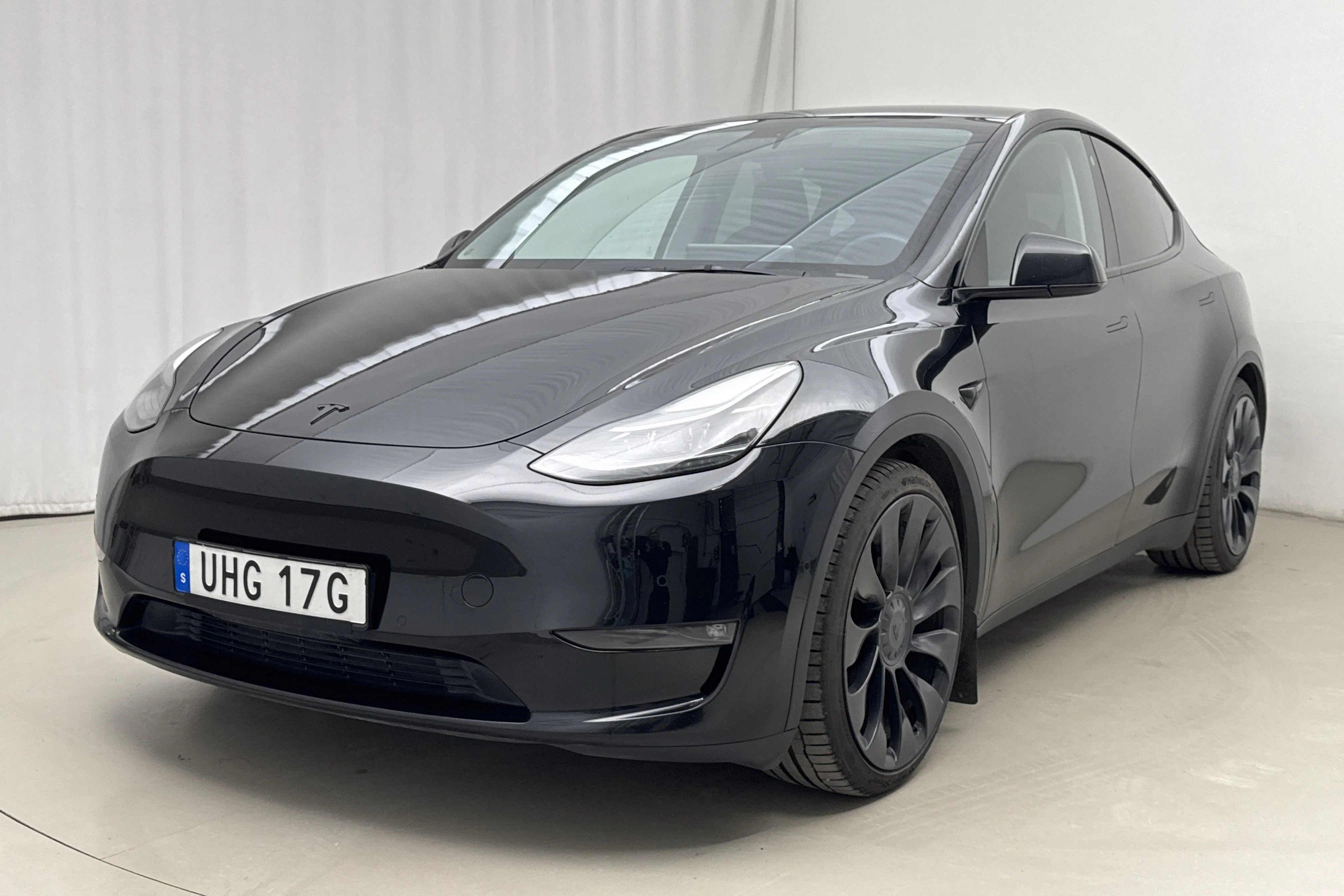 Presentationsfoto 1 av 22: Tesla Model Y Performance Dual Motor AWD - 11 717 mil - Automat - svart - 2022