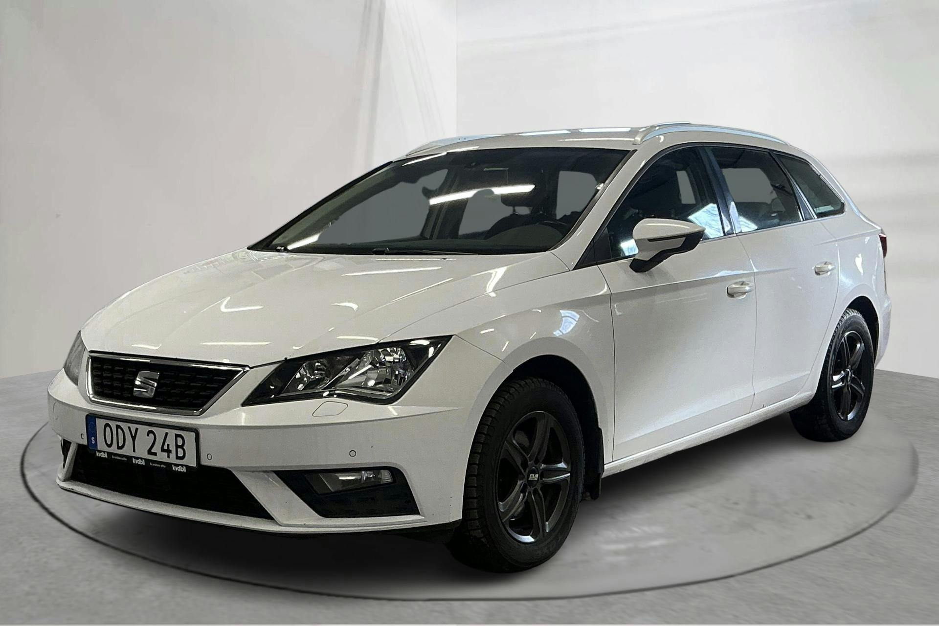 Presentationsfoto 1 av 14: Seat Leon 1.5 TGI ST (130hk) - 54 737 mil - Manuell - vit - 2020