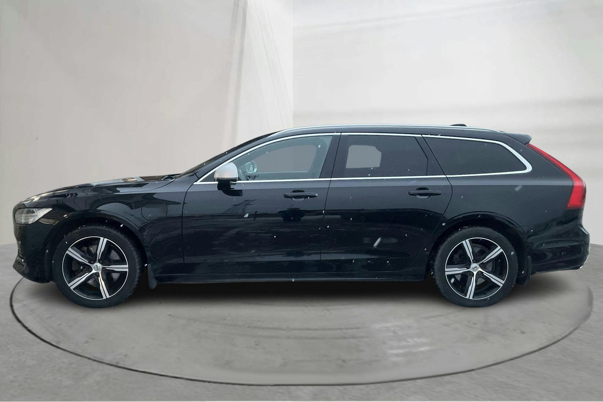 Presentationsfoto 2 av 18: Volvo V90 T8 AWD Twin Engine (390hk) - 22 412 mil - Automat - svart - 2019