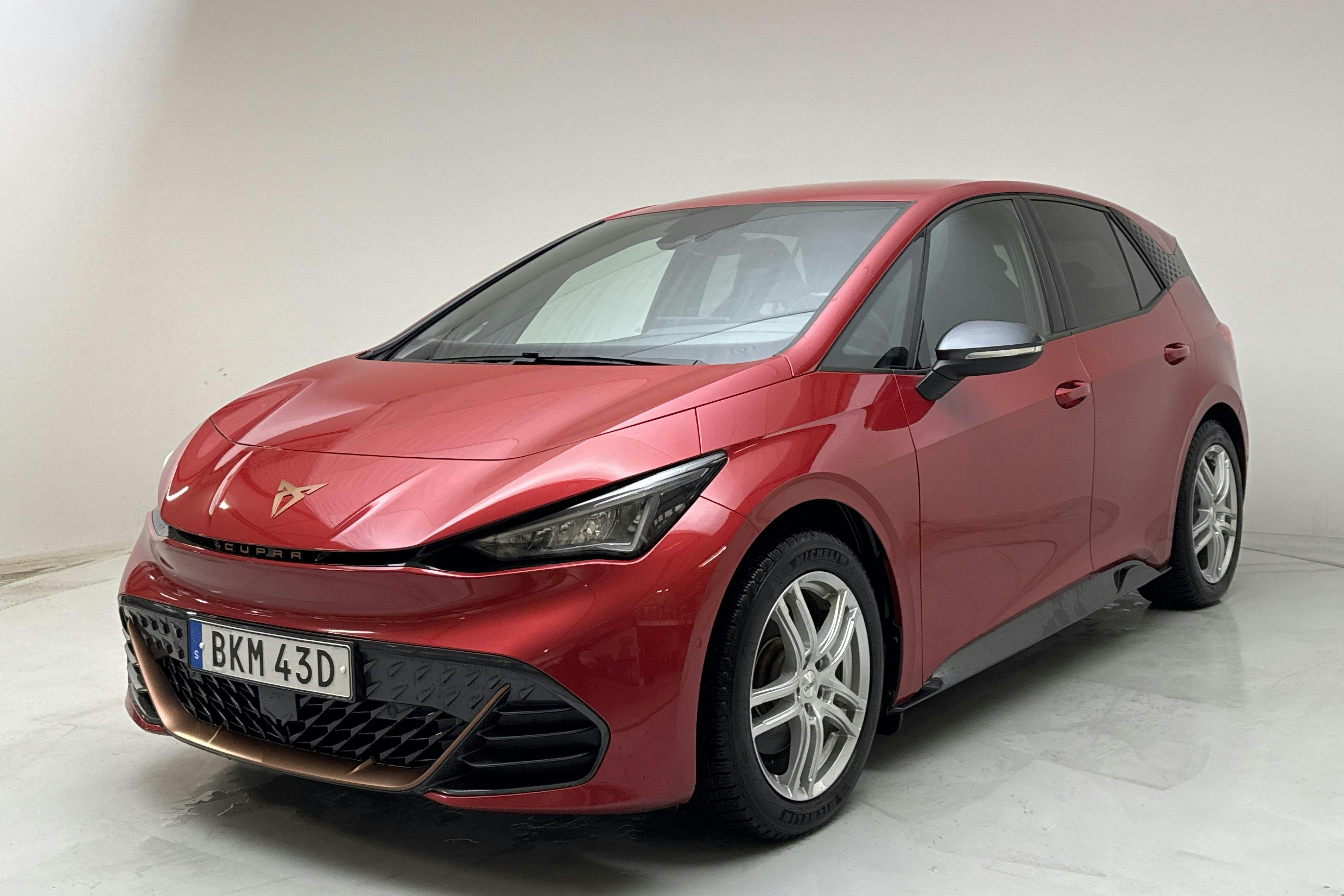 Presentation photo 1 of 17: Cupra Born 58kWh (204hk) - 94 530 km - Automatic - red - 2022