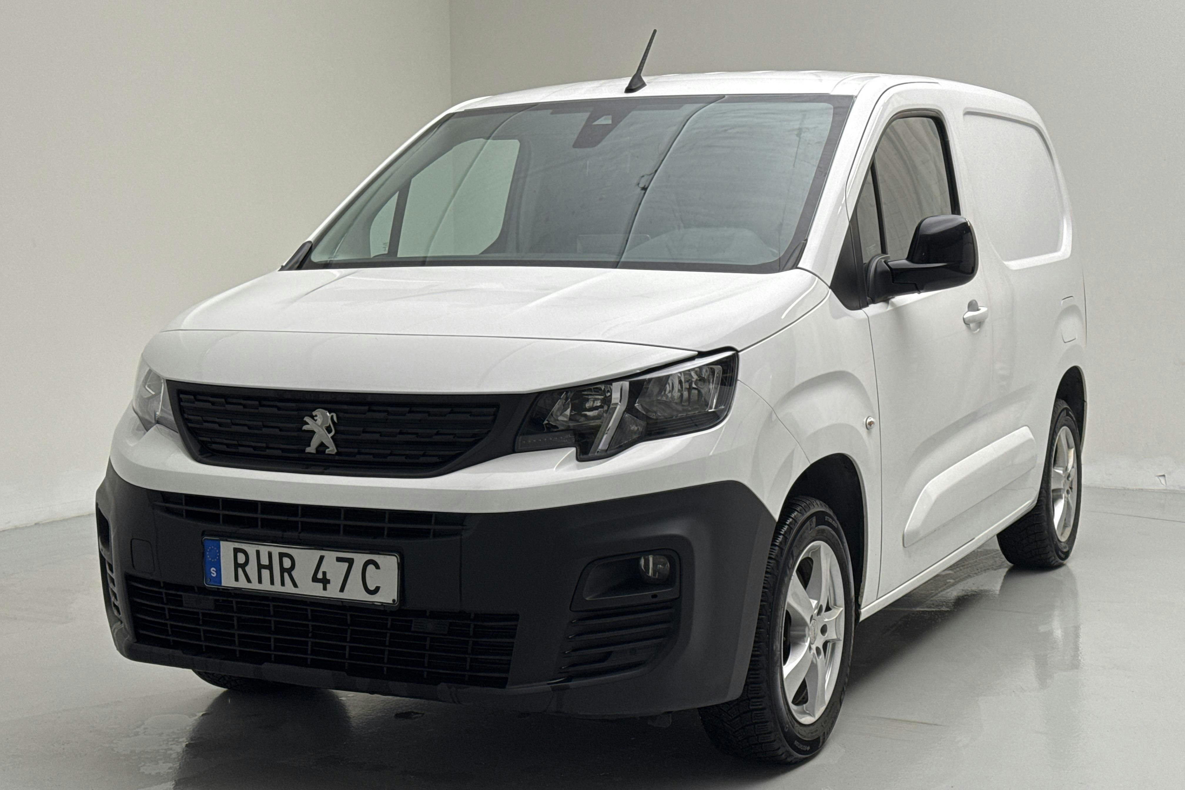 Presentation photo 1 of 14: Peugeot Partner 1.5 HDI Skåp (130hk) - 75 370 km - Automatic - white - 2022