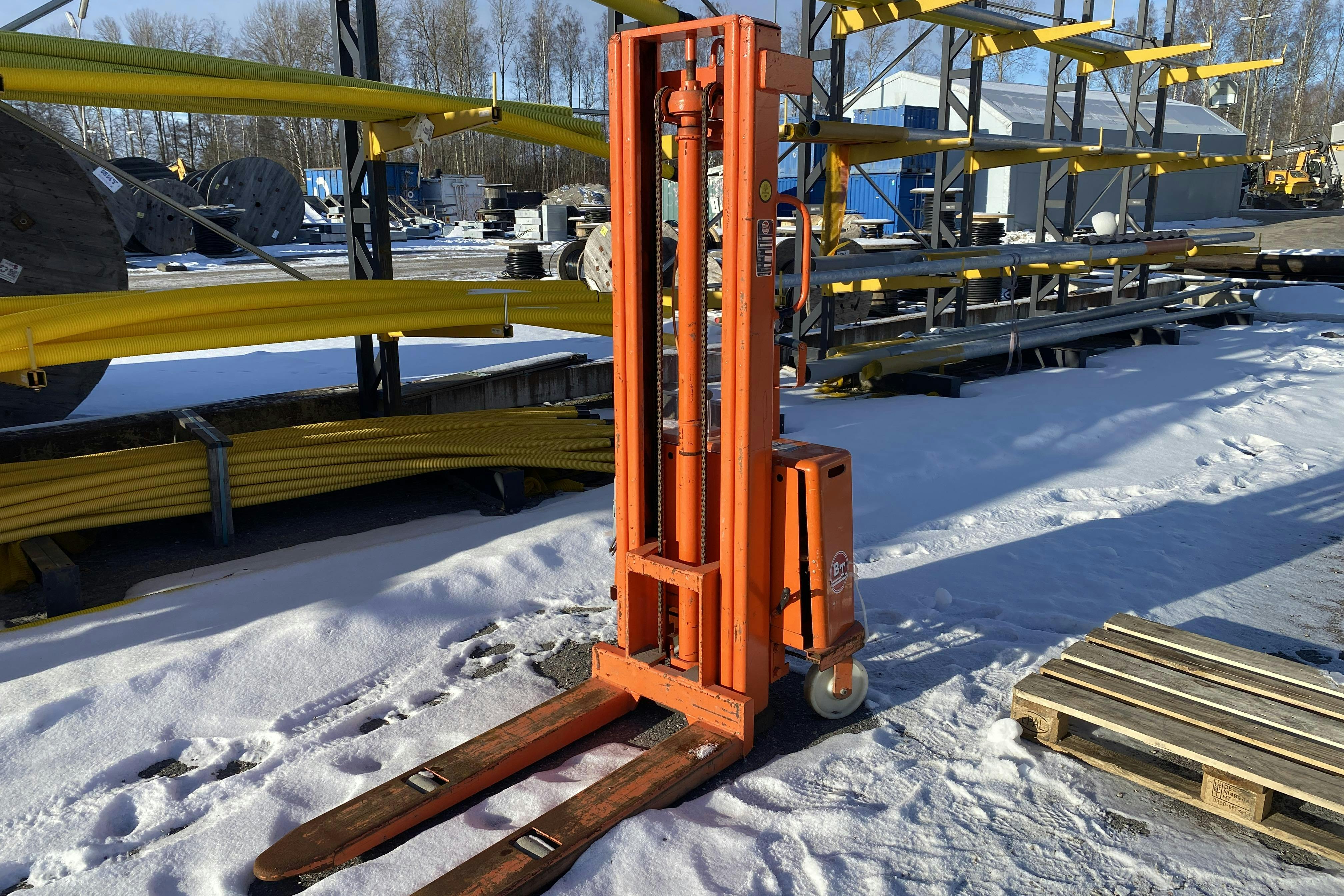 Presentationsfoto 1 av 12: BT ledstaplare manuell - 0 km - 1976