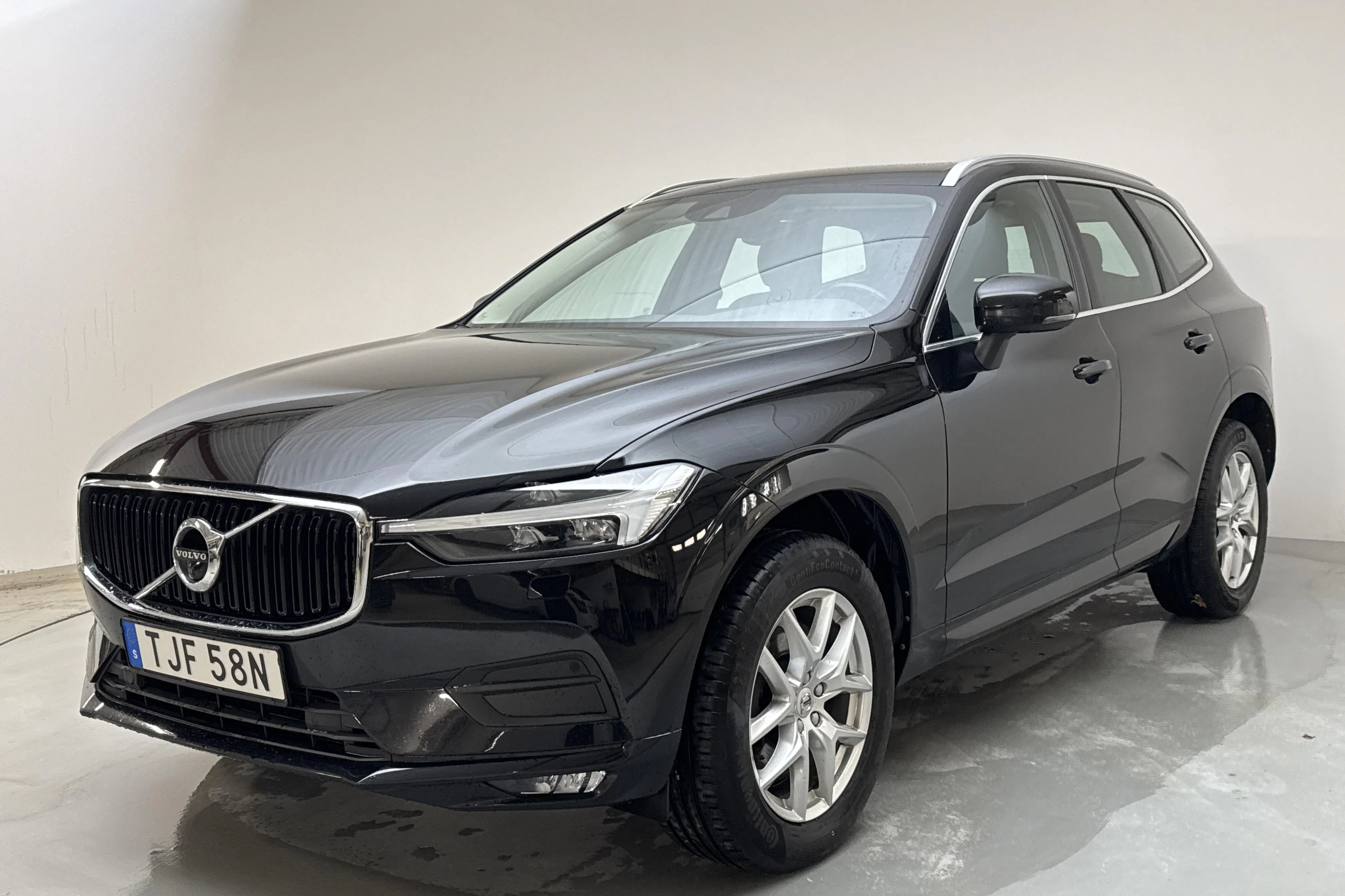 Presentation photo 1 of 16: Volvo XC60 B4 AWD Mildhybrid, Diesel (197hk) - 122 150 km - Automatic - black - 2021