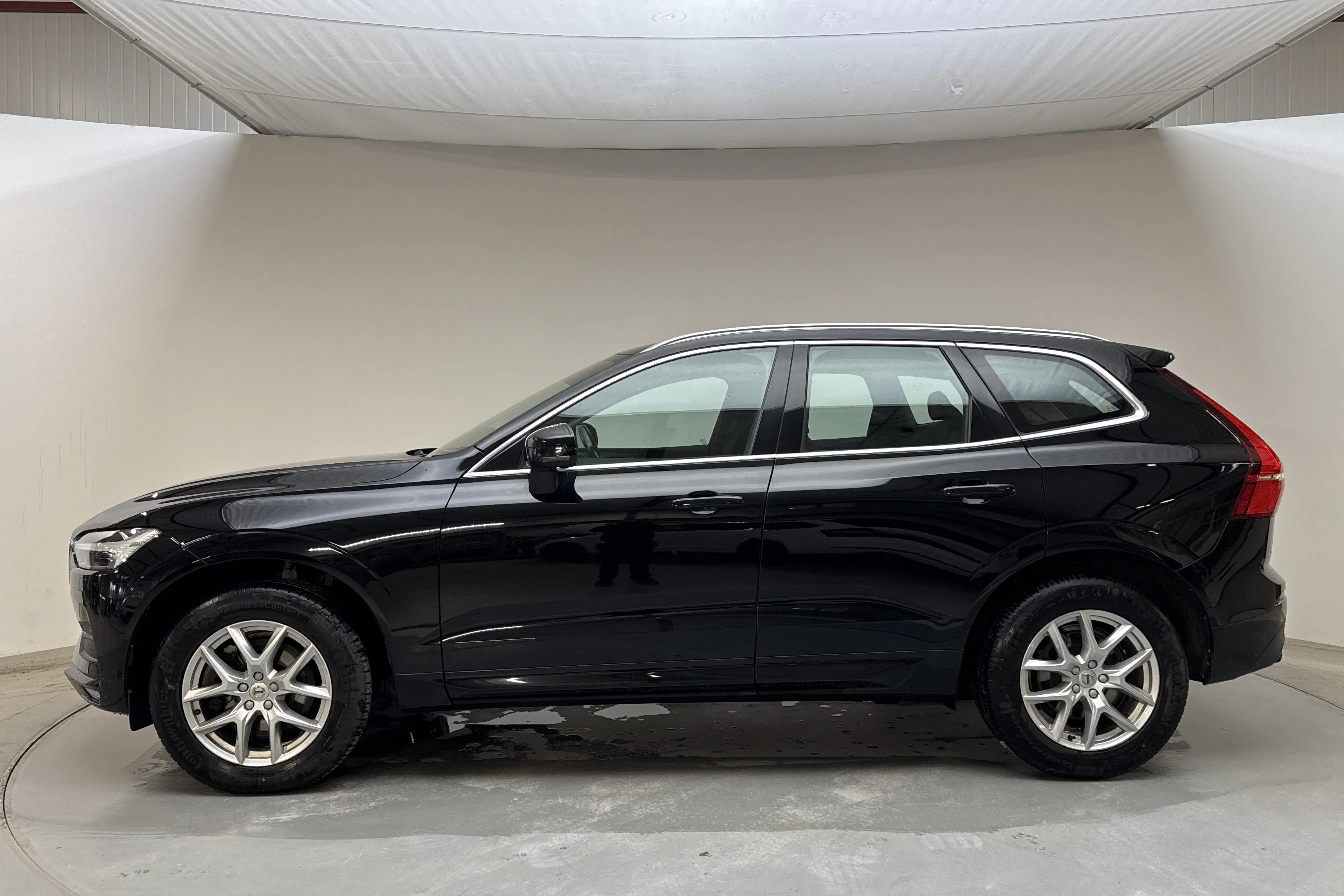 Presentation photo 2 of 16: Volvo XC60 B4 AWD Mildhybrid, Diesel (197hk) - 122 150 km - Automatic - black - 2021