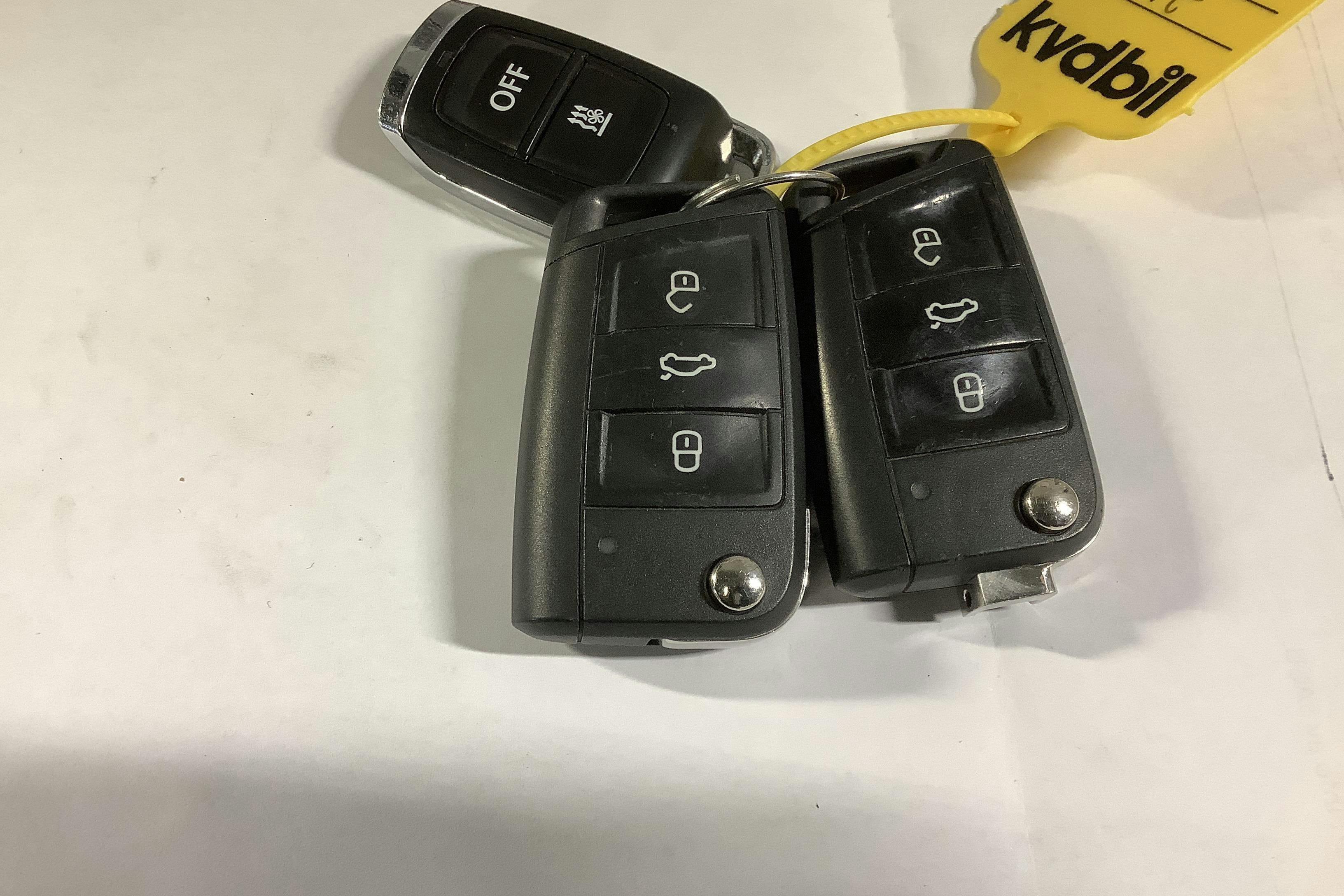 Presentationsfoto 15 av 15: VW T-Roc 2.0 TDI 4MOTION (150hk) - 23 981 mil - Automat - vit - 2022