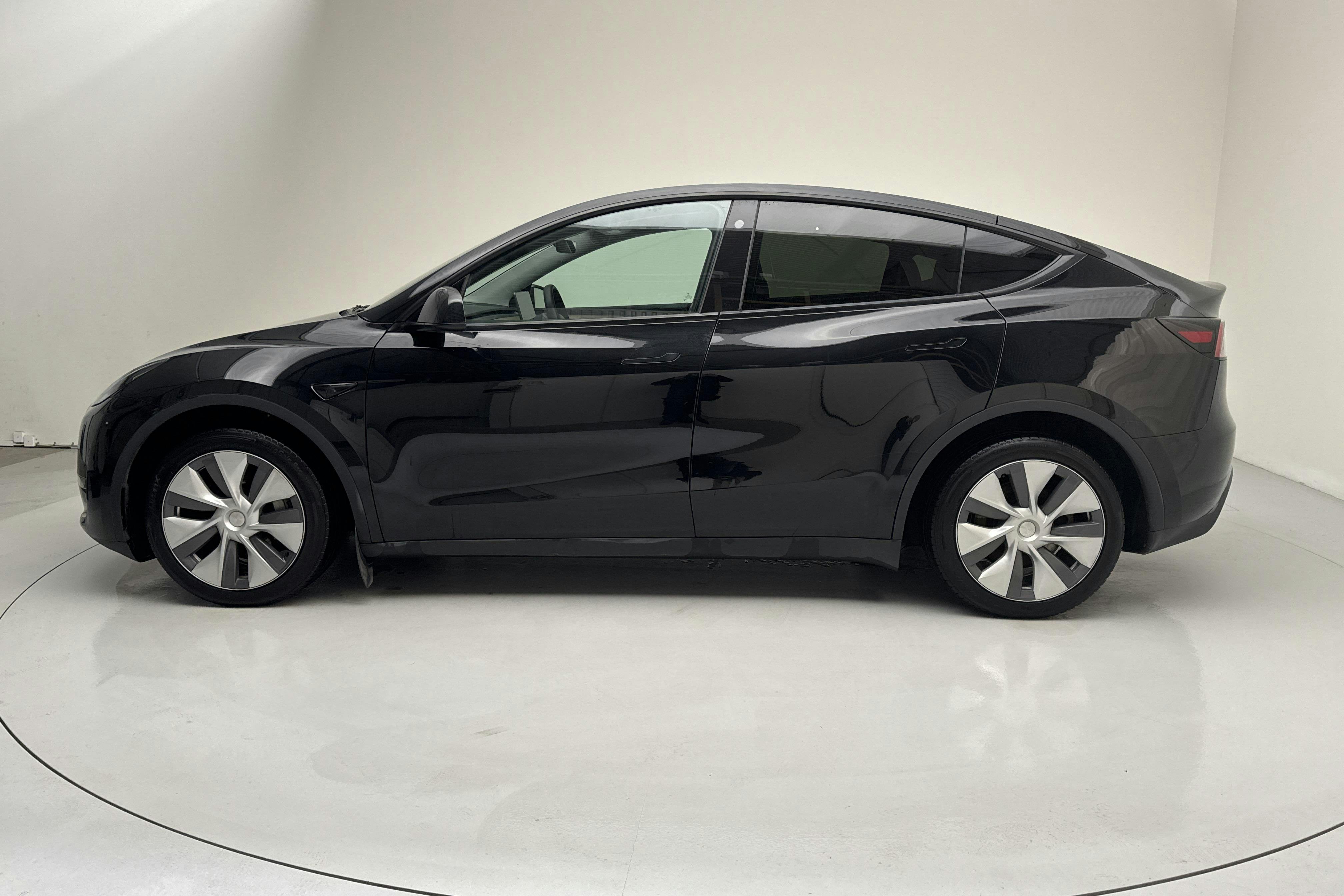 Presentation photo 2 of 17: Tesla Model Y Long Range Dual Motor AWD - 62 710 km - Automatic - black - 2023