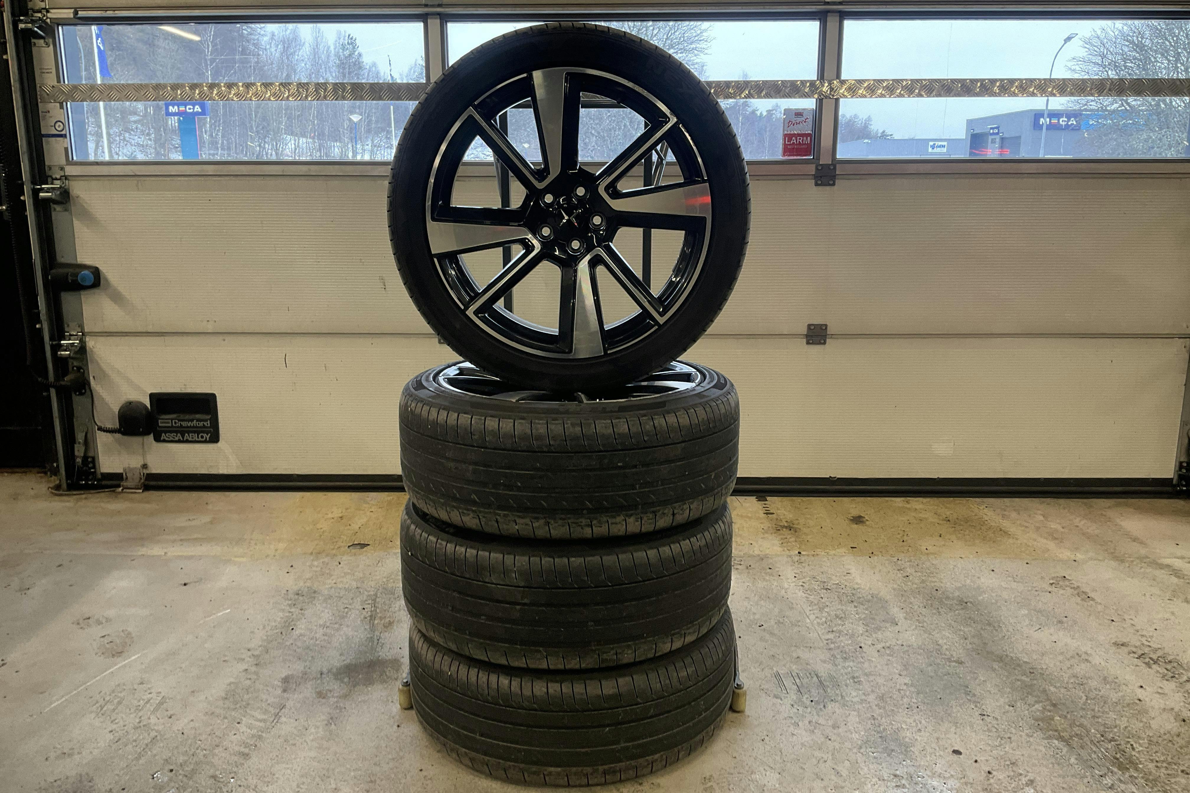 Presentationsfoto 27 av 27: Polestar 2 Long range Dual motor (408hk) - 16 617 mil - Automat - silver - 2021