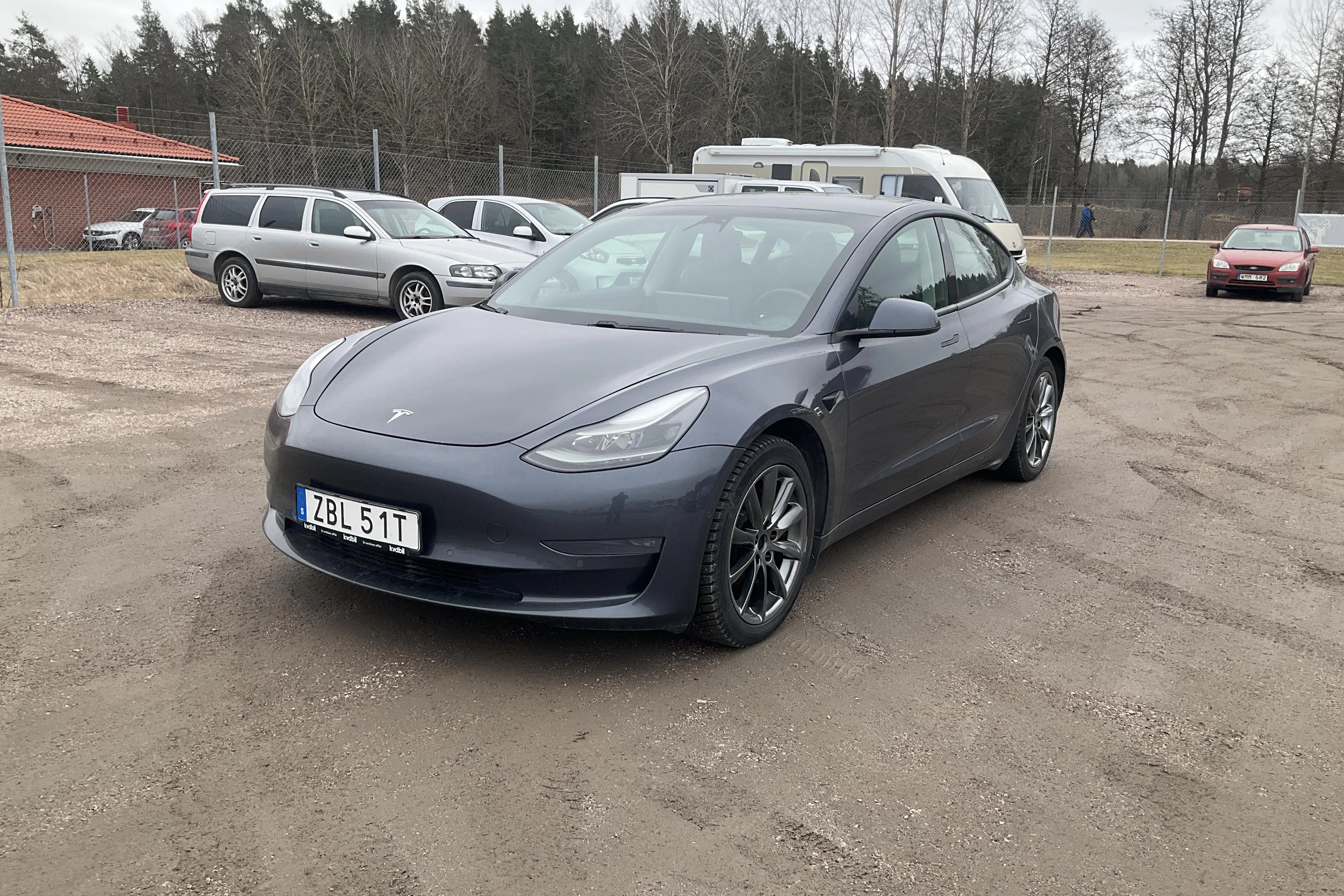 Presentationsfoto 1 av 21: Tesla Model 3 Long Range Dual Motor AWD - 21 098 mil - Automat - grå - 2021
