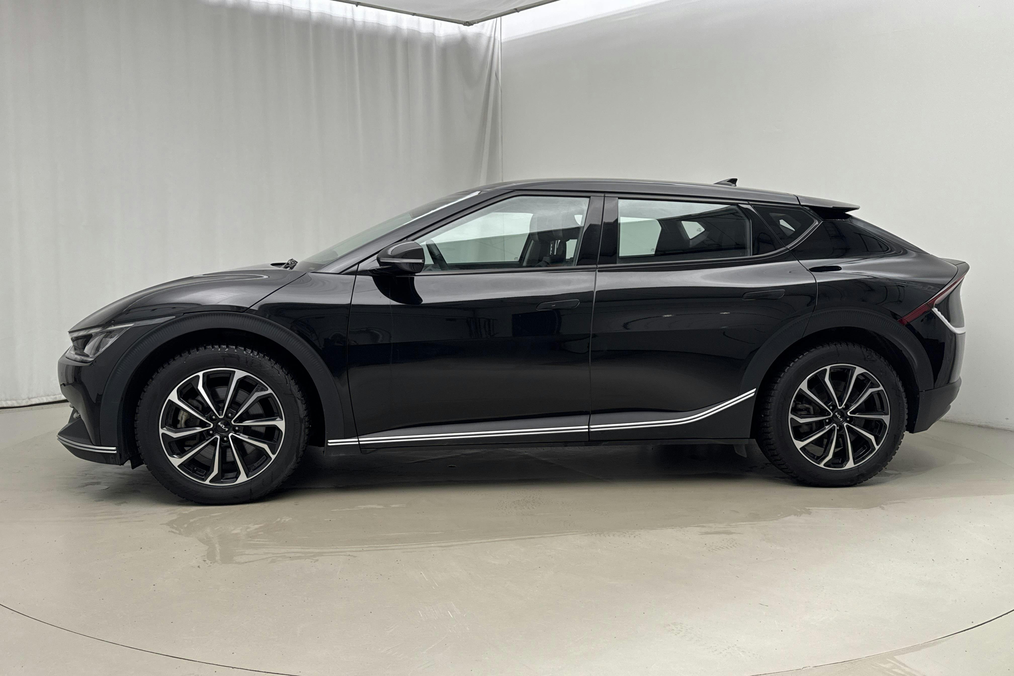 Presentation photo 2 of 24: KIA EV6 RWD (228hk) - 56 730 km - Automatic - black - 2022