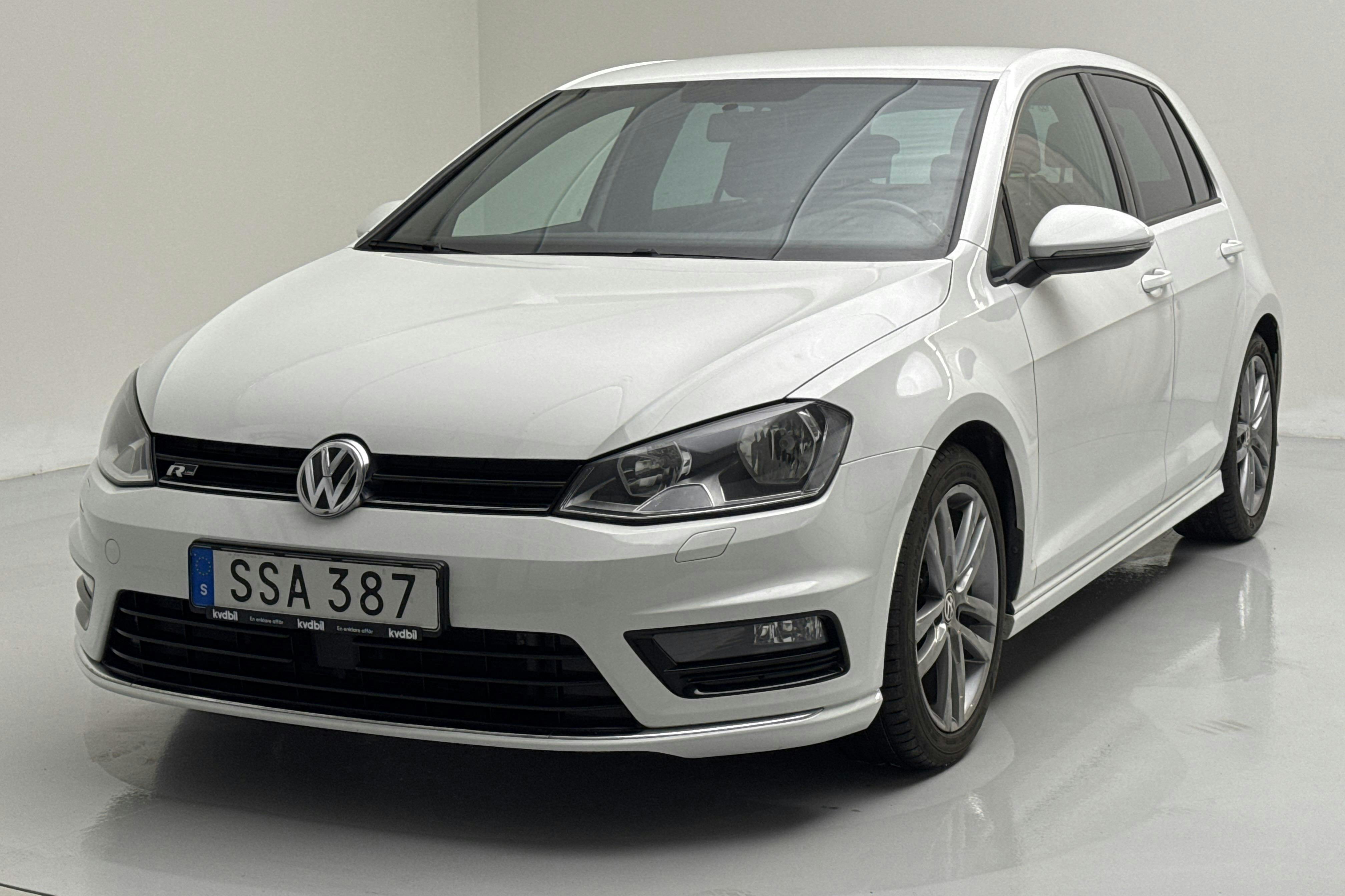 Presentationsfoto 1 av 12: VW Golf VII 1.4 TSI 5dr (150hk) - 10 632 mil - Manuell - vit - 2017